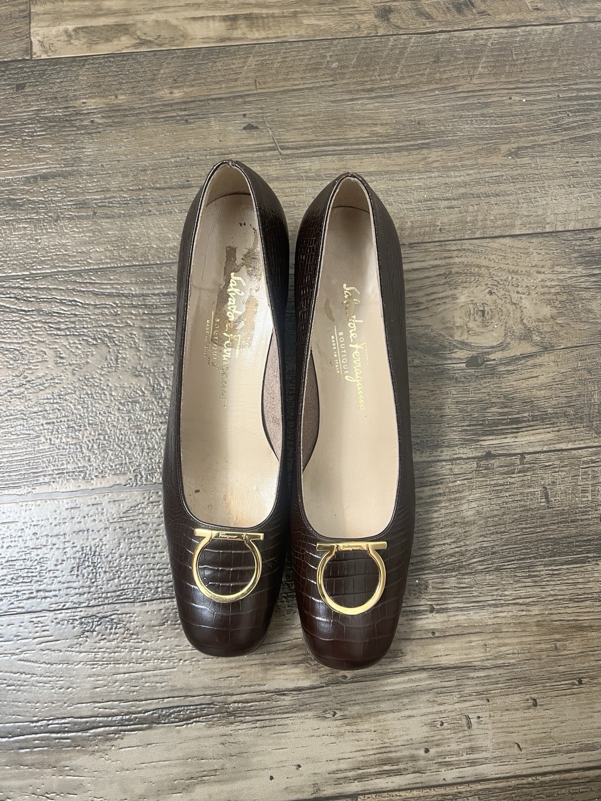 Salvatore Ferragamo Brown Croc-Embossed Leather Pumps Square Toe 10.5