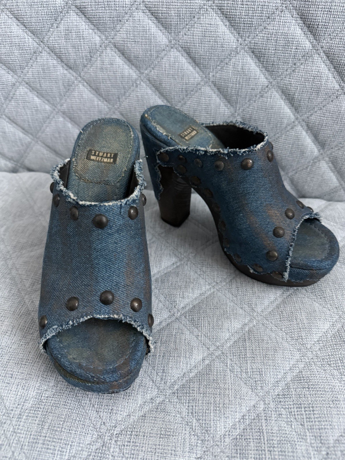 EUC Stuart Weitzman Pearl Studded Denim Blue Jean Slides OPEN TOE Wood Heels 6