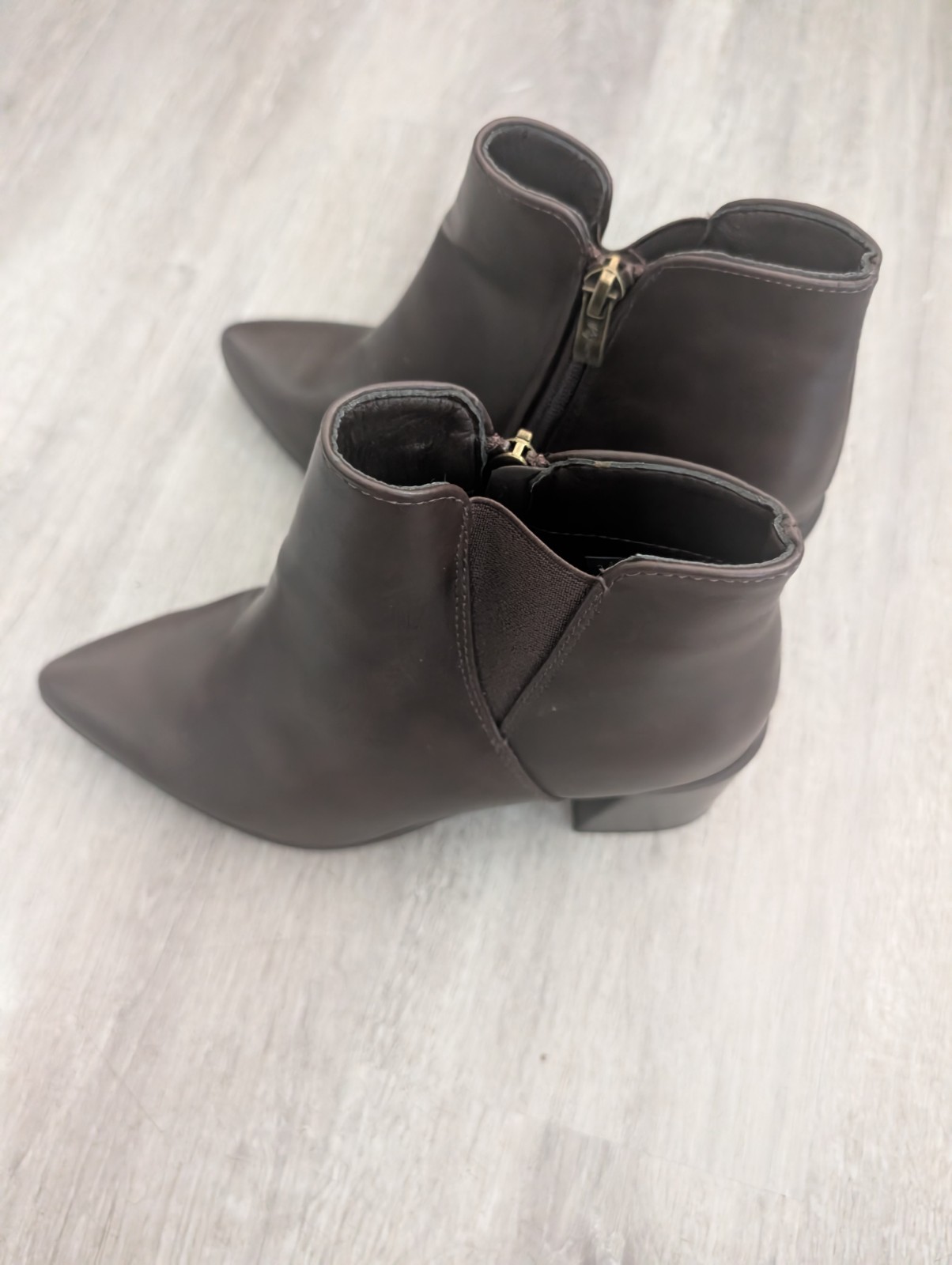 Vepose Brown Side Zip Ankle Boot Women’s Size 6