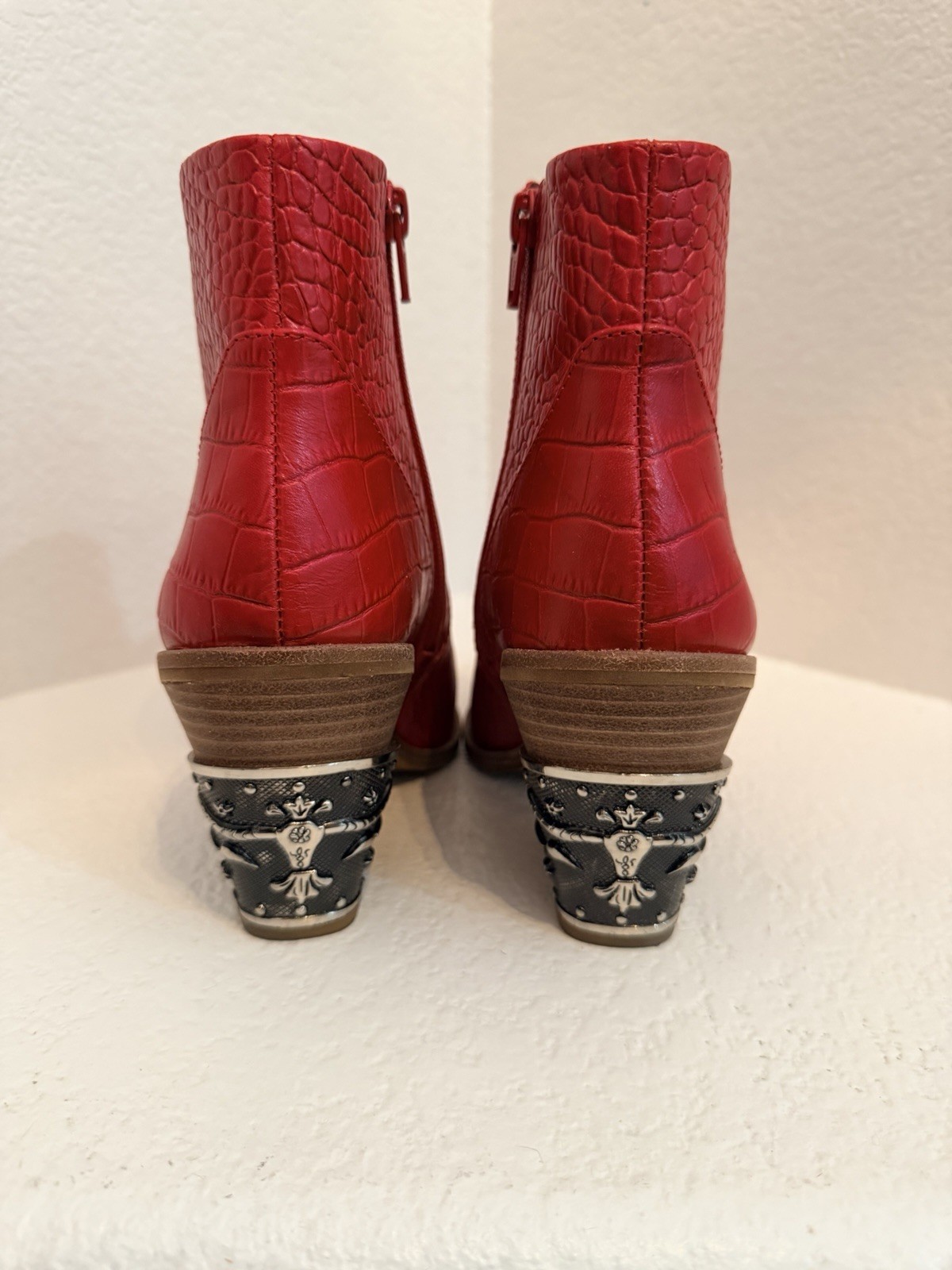 Gianni Bini Evieetwo Red Croc Leather Pointed Toe Ankle Bootie Zip 7M