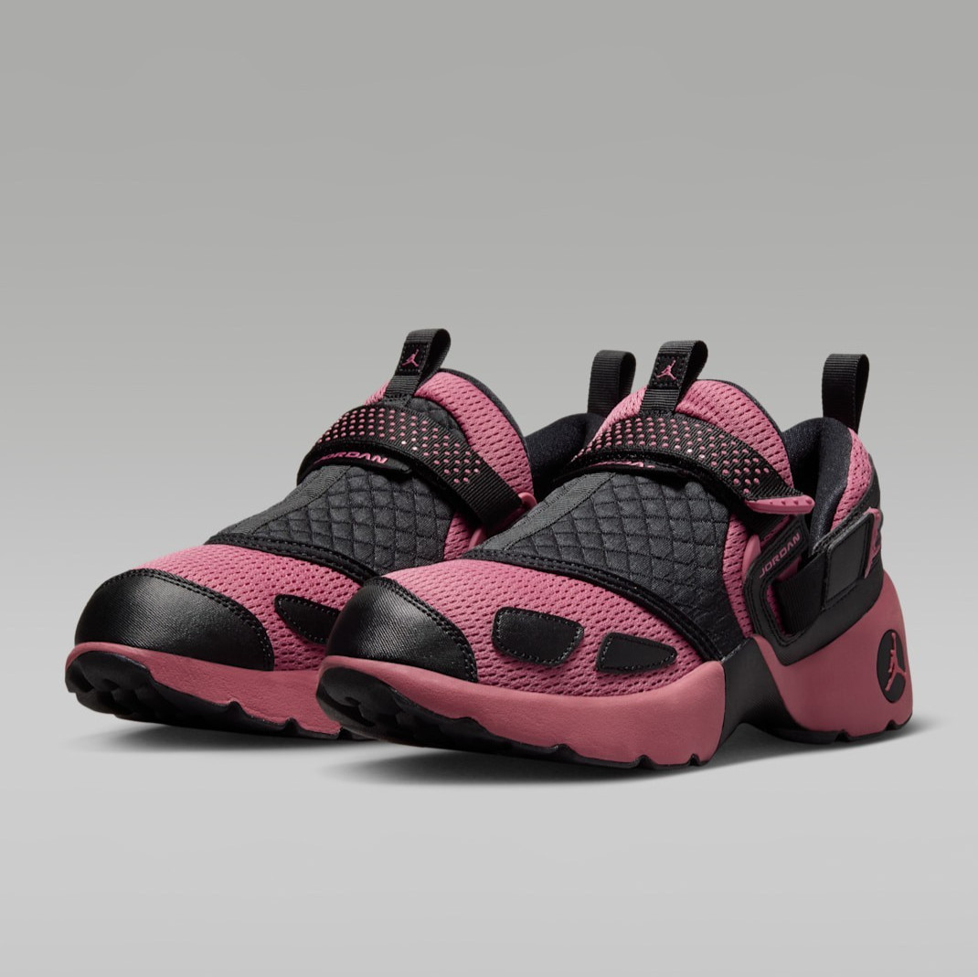 NIKE Women’s Jordan Trunner LX HQ2164-005 Black Reflective Silver Desert Berry