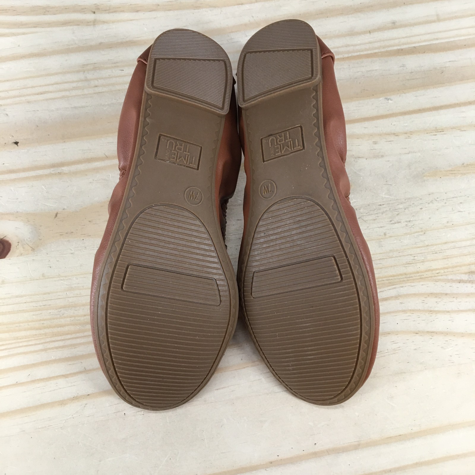 Time And Tru Shoes Womens 7W Scrunch Slip On Ballet Flats Brown Faux Leather