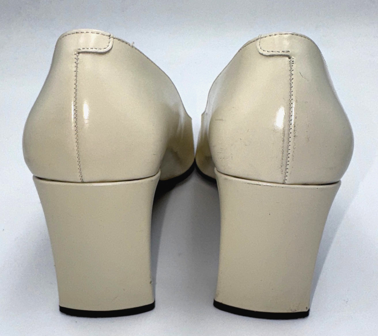 Via Spiga Women’s Ivory Leather Heels 5.5M Square Toe Block Heel