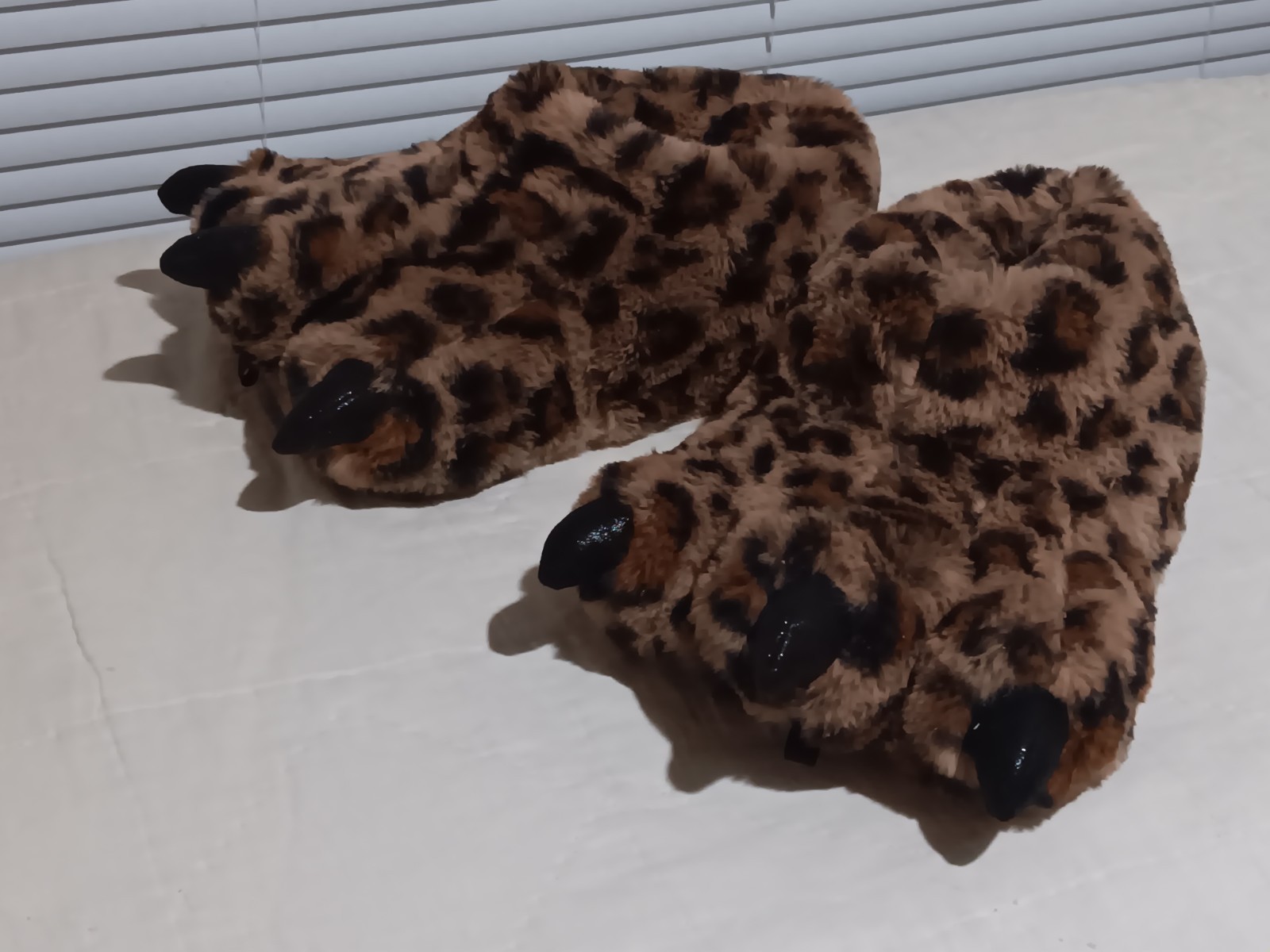Fluffy Leopard Slippers Size 7-8, Novelty, Costume