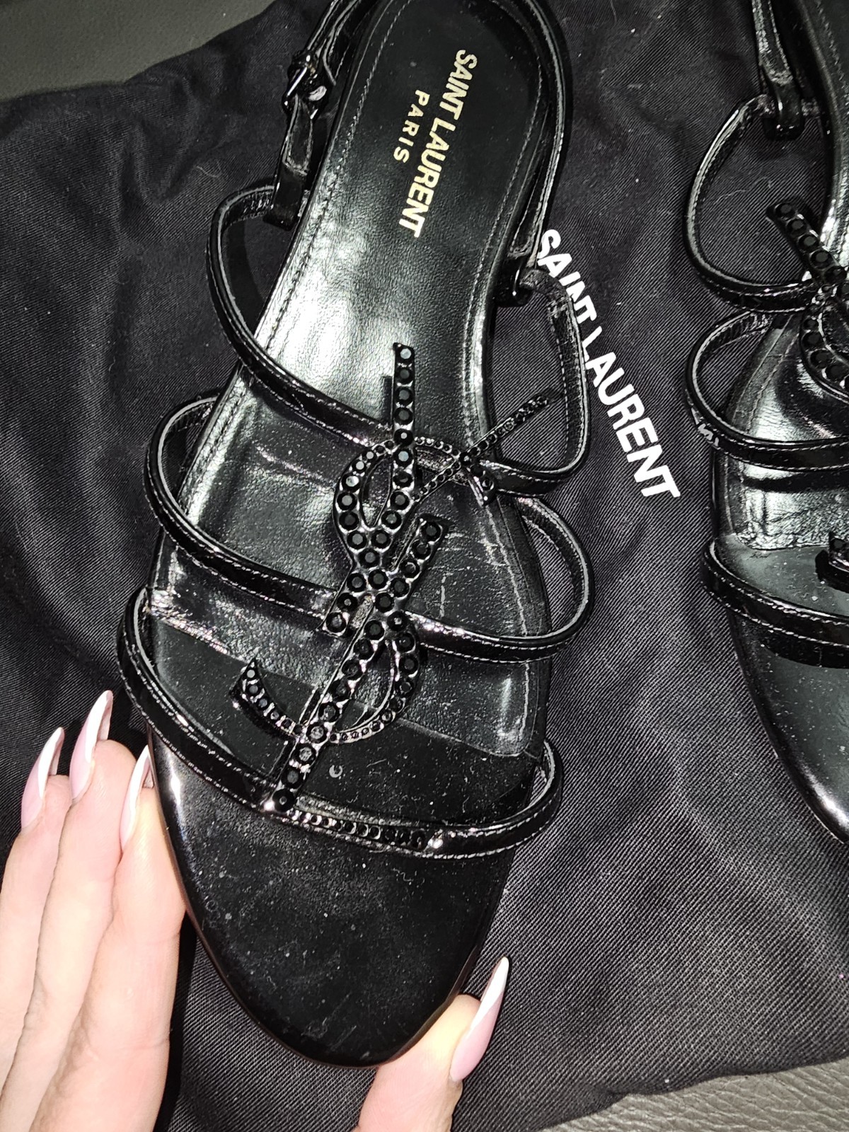 YSL SAINT LAURENTCassandra Flat Sandals in BLACK Patent Leather With CRYSTALS