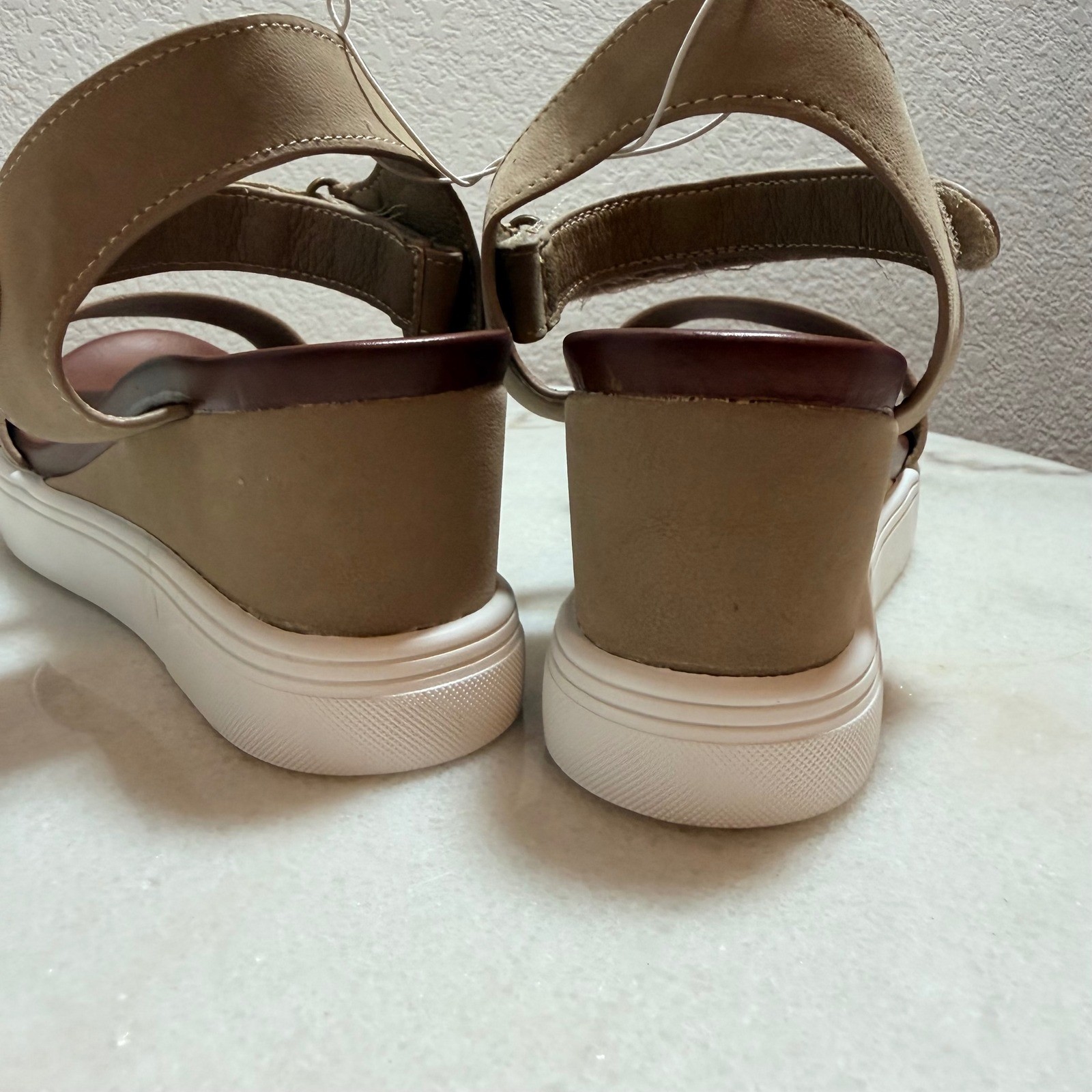MIA Womens Taupe Platform Wedge Sandals Size 9 Hook Loop Ankle Strap Neutral