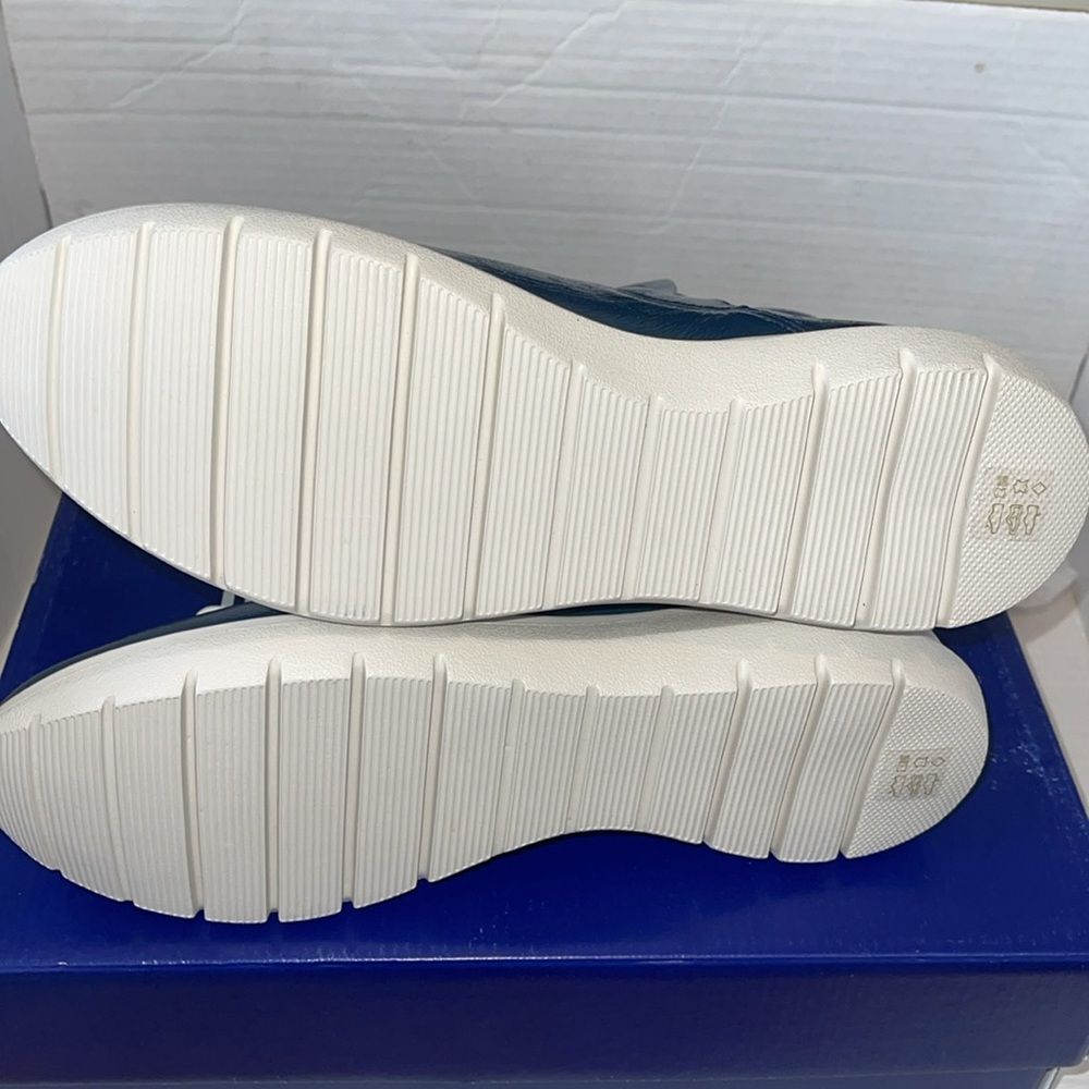 Brothers United Womens Connecticut Blue Chelsea Boots Size 10.5 Medium (B, M)