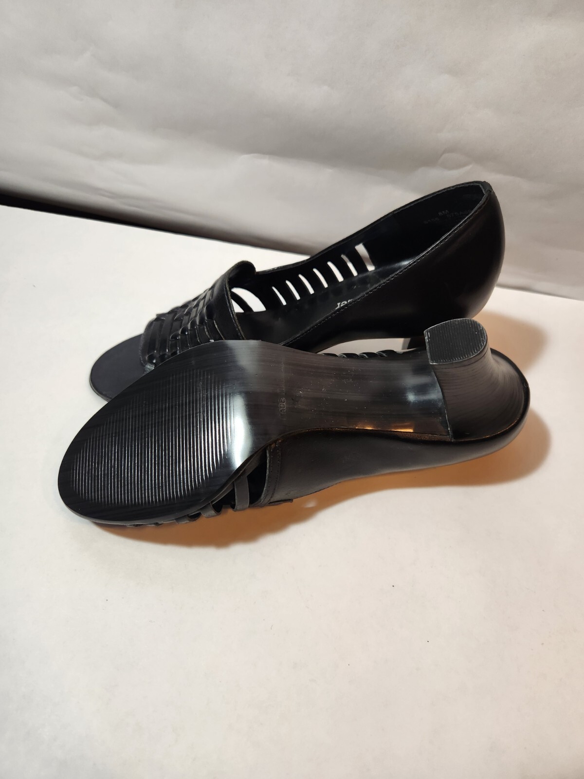 Naturalizer size 8m Black Leather heels peep toe with cut outs pre-owned