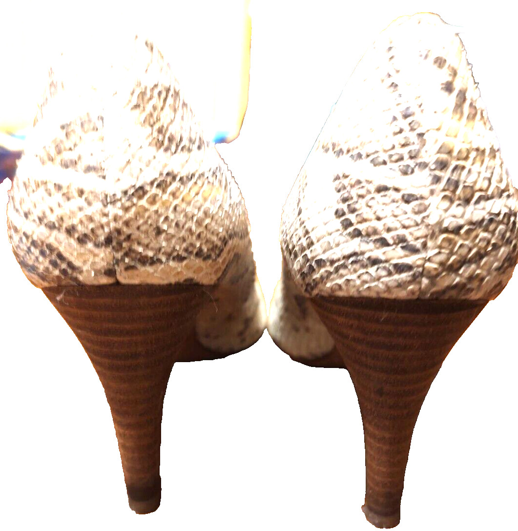 COACH Snakeskin Textured Leather Pumps Heels Size 8.5 B EUC