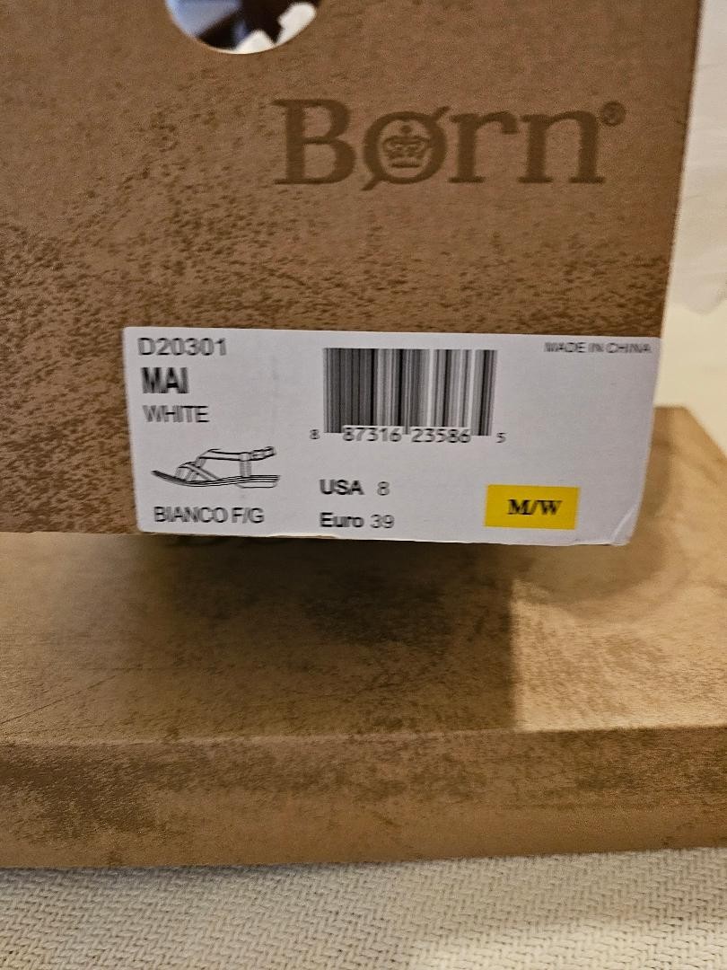 Born sandals size 8 womens new