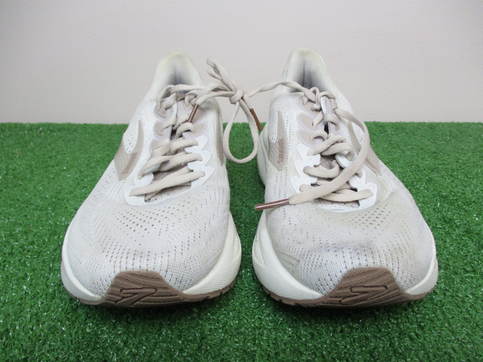 Brooks Ghost 17 Womens Size 9.5 Medium B Grey Chateau Running Sneakers