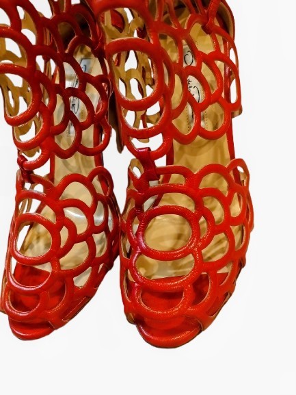Oscar de la Renta Gladia Scalloped Red Leather Stiletto Sandals