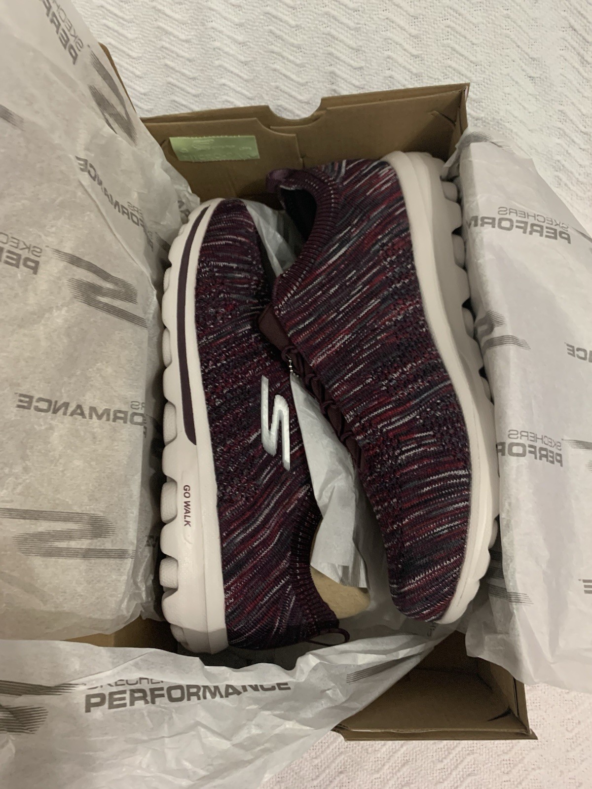 Skechers GO WALK Classic Radiant Moon Women’s 9.5 Wide Burgundy Slip On