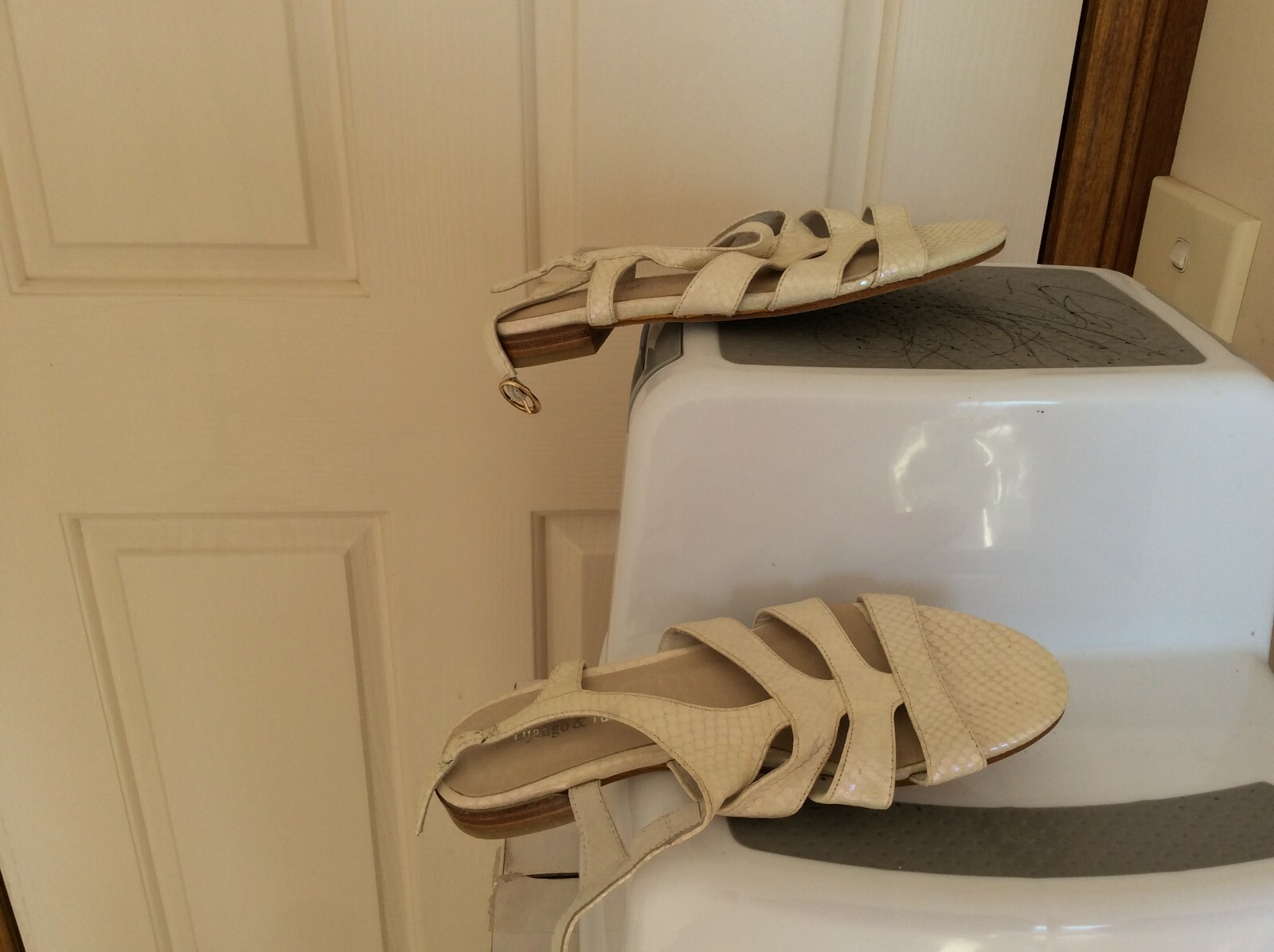 Django and Juliette Women’s Designer Animal Skin Sandal Size AU 6 / EU 37
