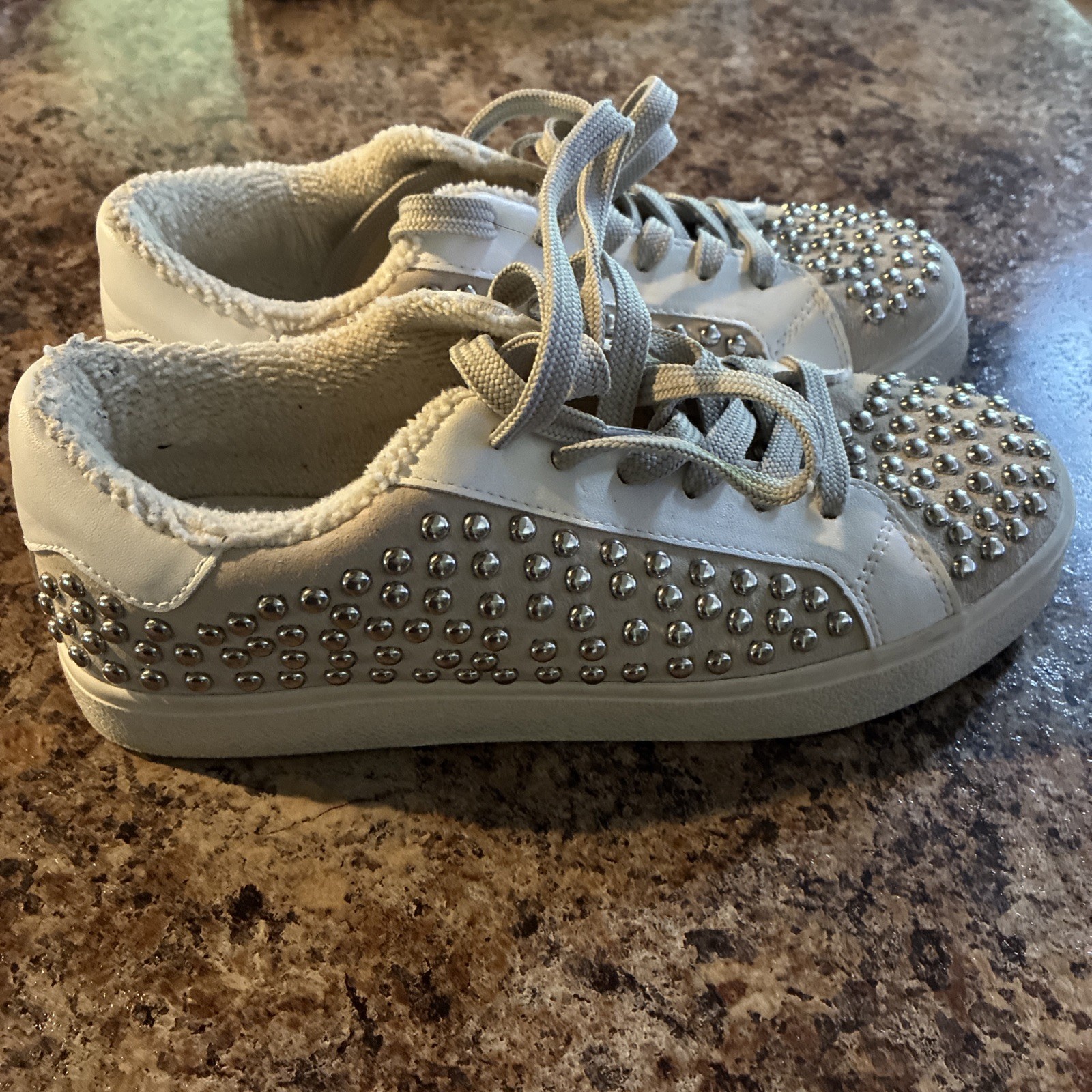 NEW NIB AQUA TESS SUEDE STUDDED FASHION SNEAKERS sz 7.5, fits like a 7