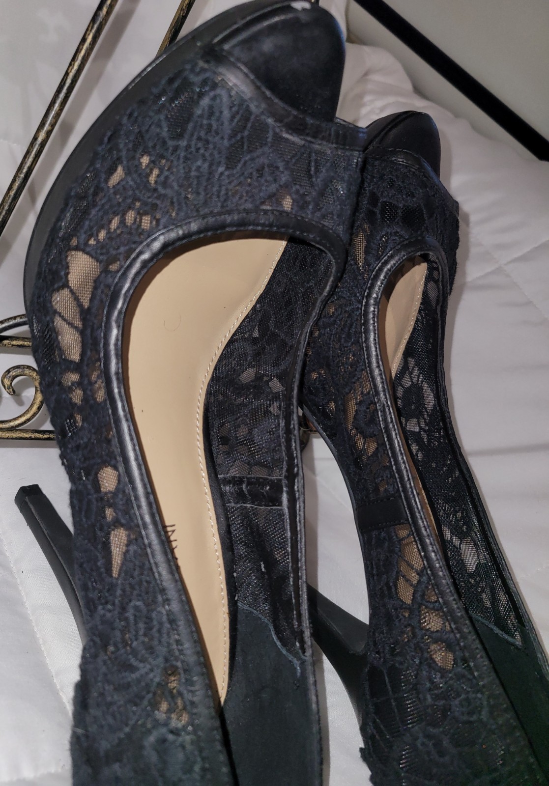 Antonio Melani Women’s Sexy But Classy Black Lace Pumps Size 9