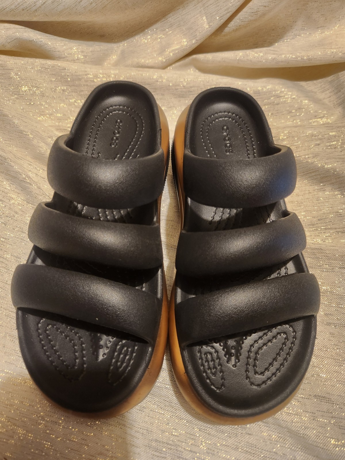 Crocs Mega Crush Metallic Black Gold Triple Strap Sandal Unisex Women 7 Men 5