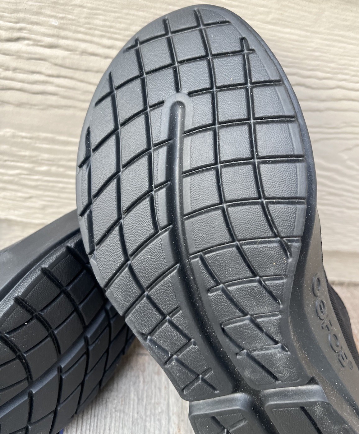 OOFOS OOmg Eezee Low Women’s 7 Slip On Recovery Shoes – Black/Black