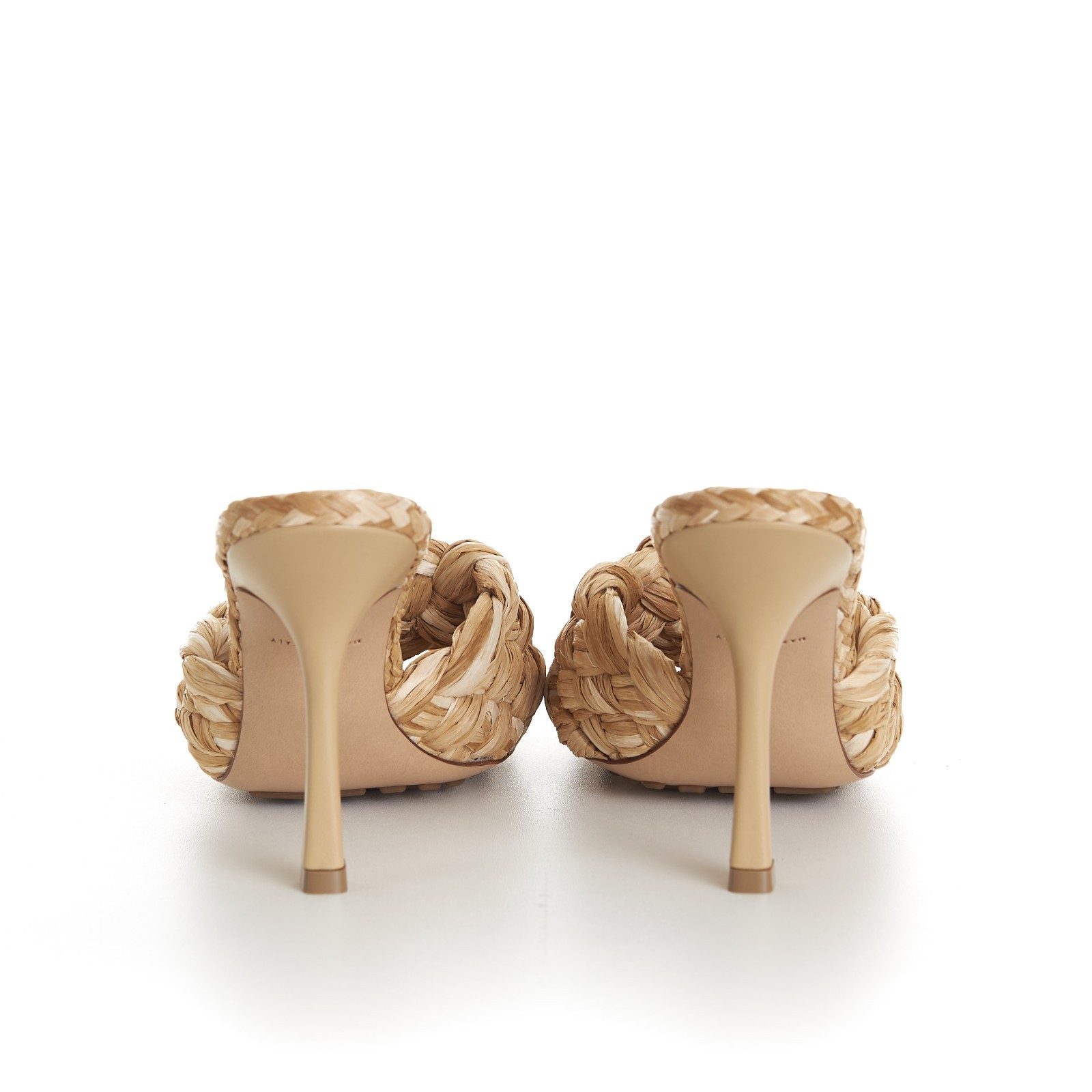 BOTTEGA VENETA 1050$ Raffia Mule Sandal – Square Toe, Macadamia