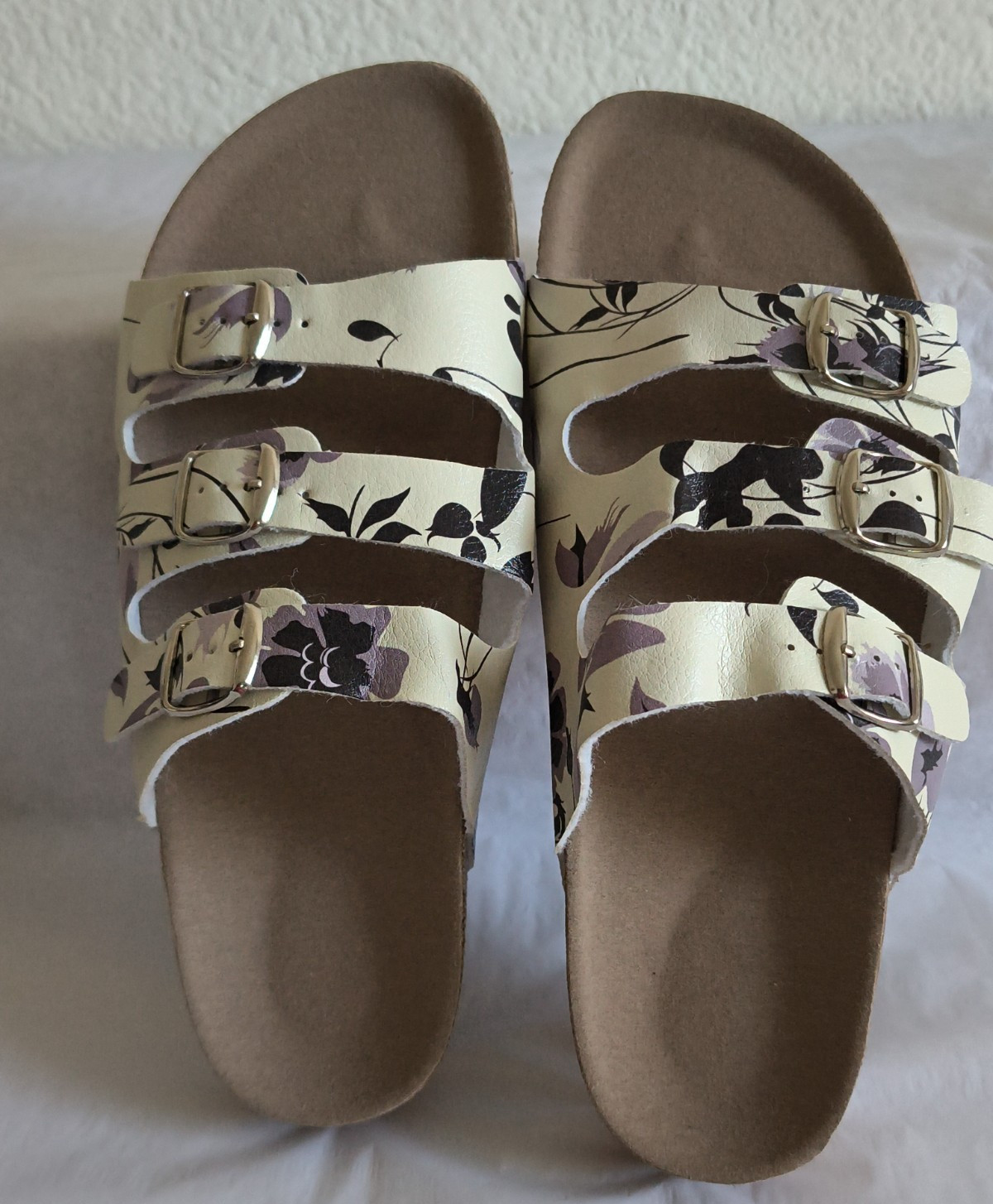 NEW Woman Gold Coast TRIPLE BUCKLE STRAPS SLIDE SANDALS Size 9.5 COMFORT FLORAL