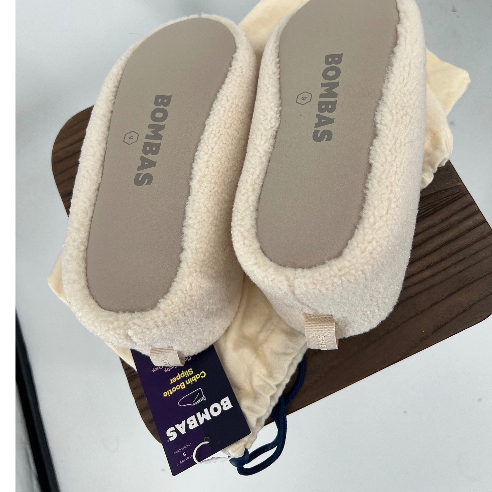 Bombas Cabin Bootie Slipper Cream Sherpa Fluffy Cushy Women Size 9 NEW
