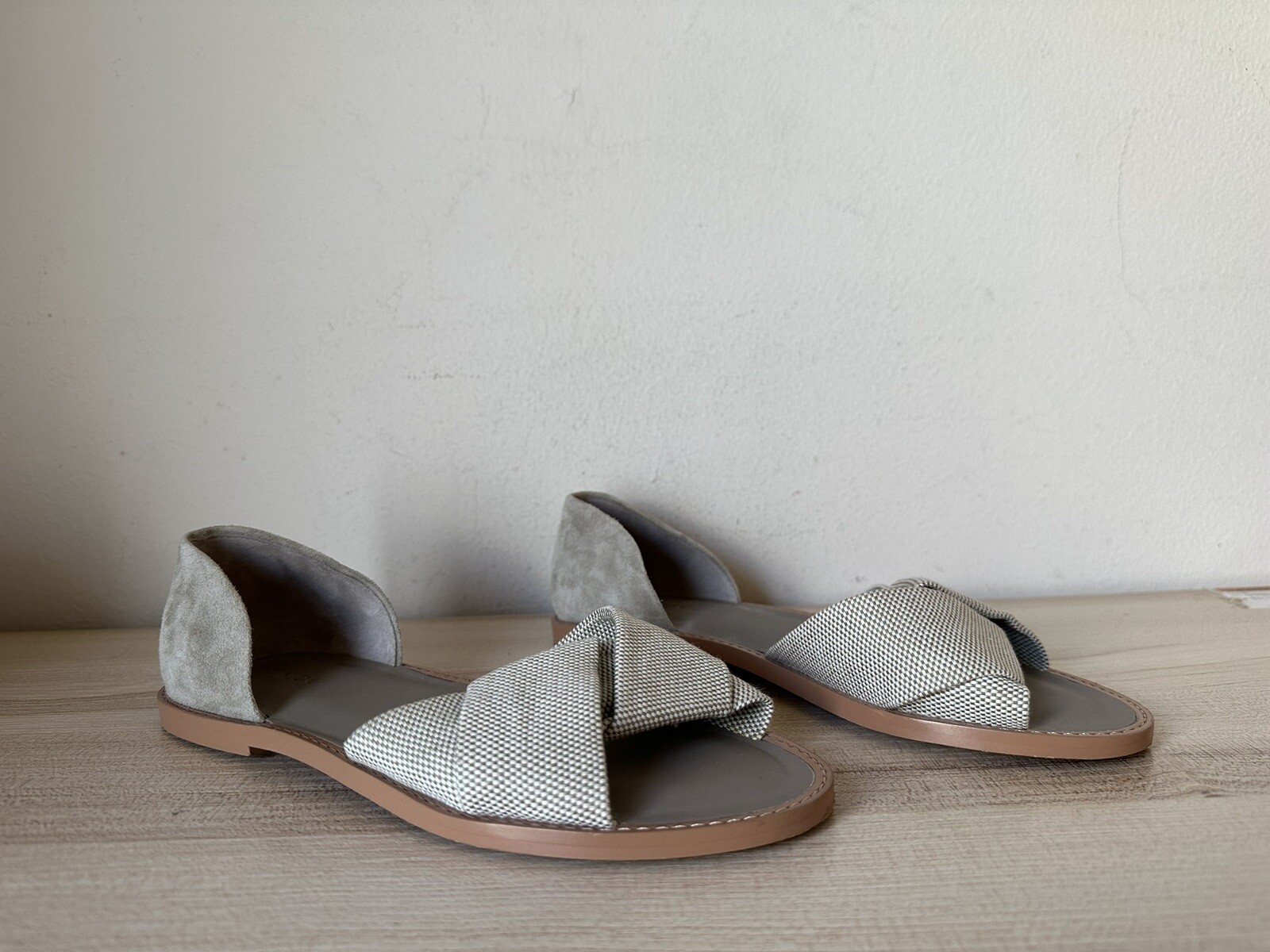 $250 VINCE Womens sz 5.5 IDA taupe suede woven slip on sandals flats