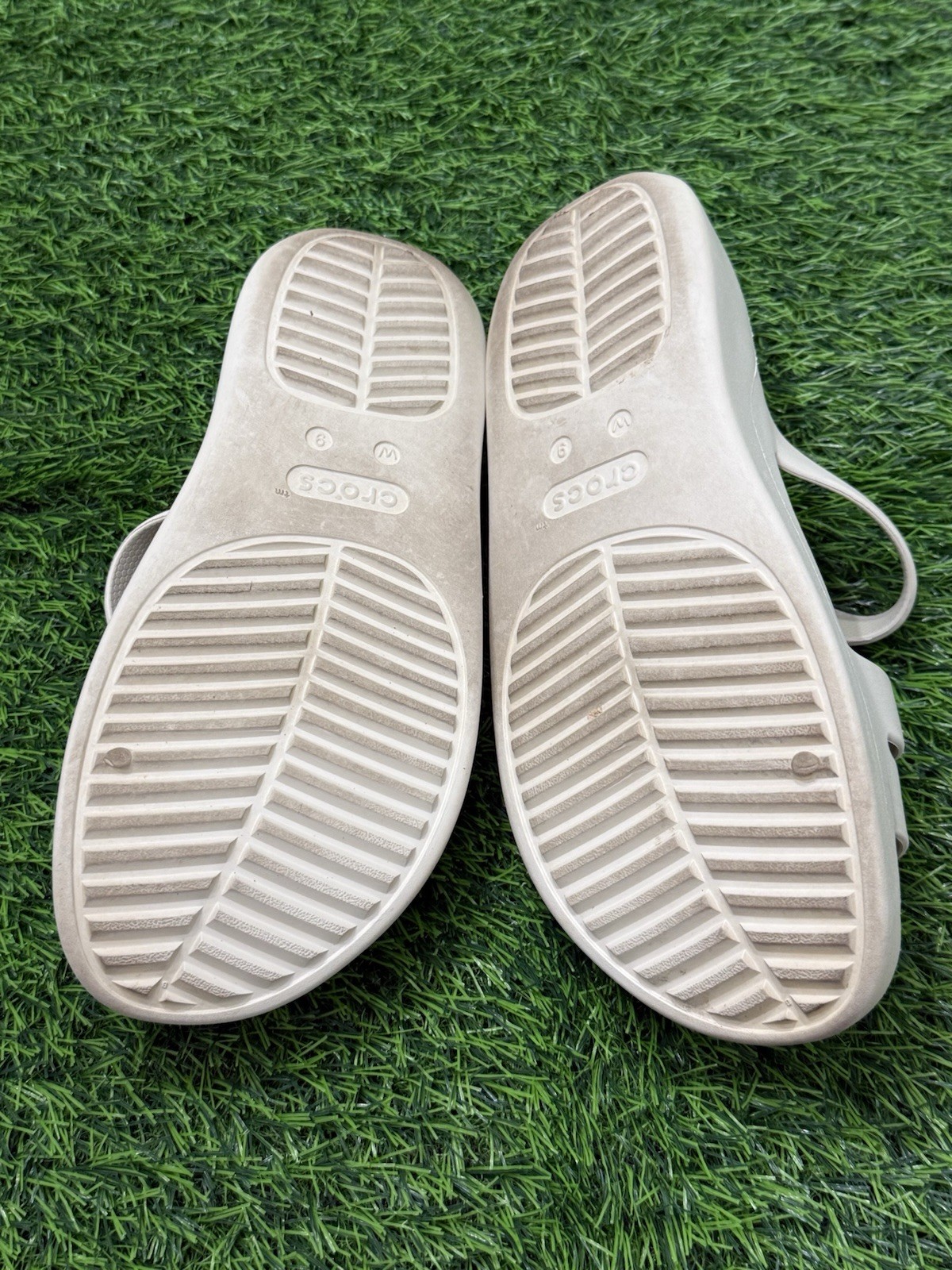 Crocs Getaway Strappy Mid Slip On Sandals Slides Neutral Ivory Women’s 9