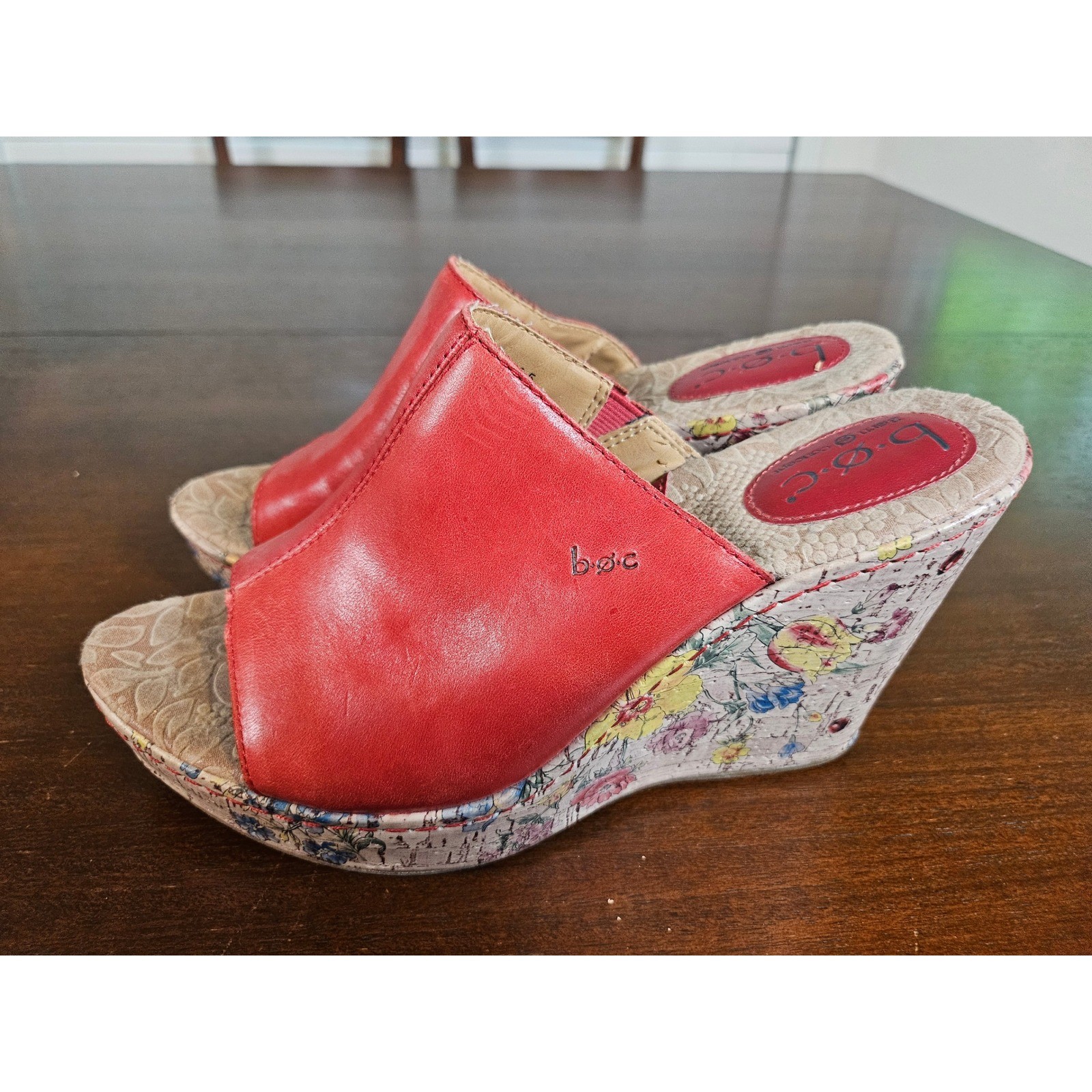 b.o.c. Wedge Sandals Womens 9 Red Floral Cork Print Leather Open Toe Mules
