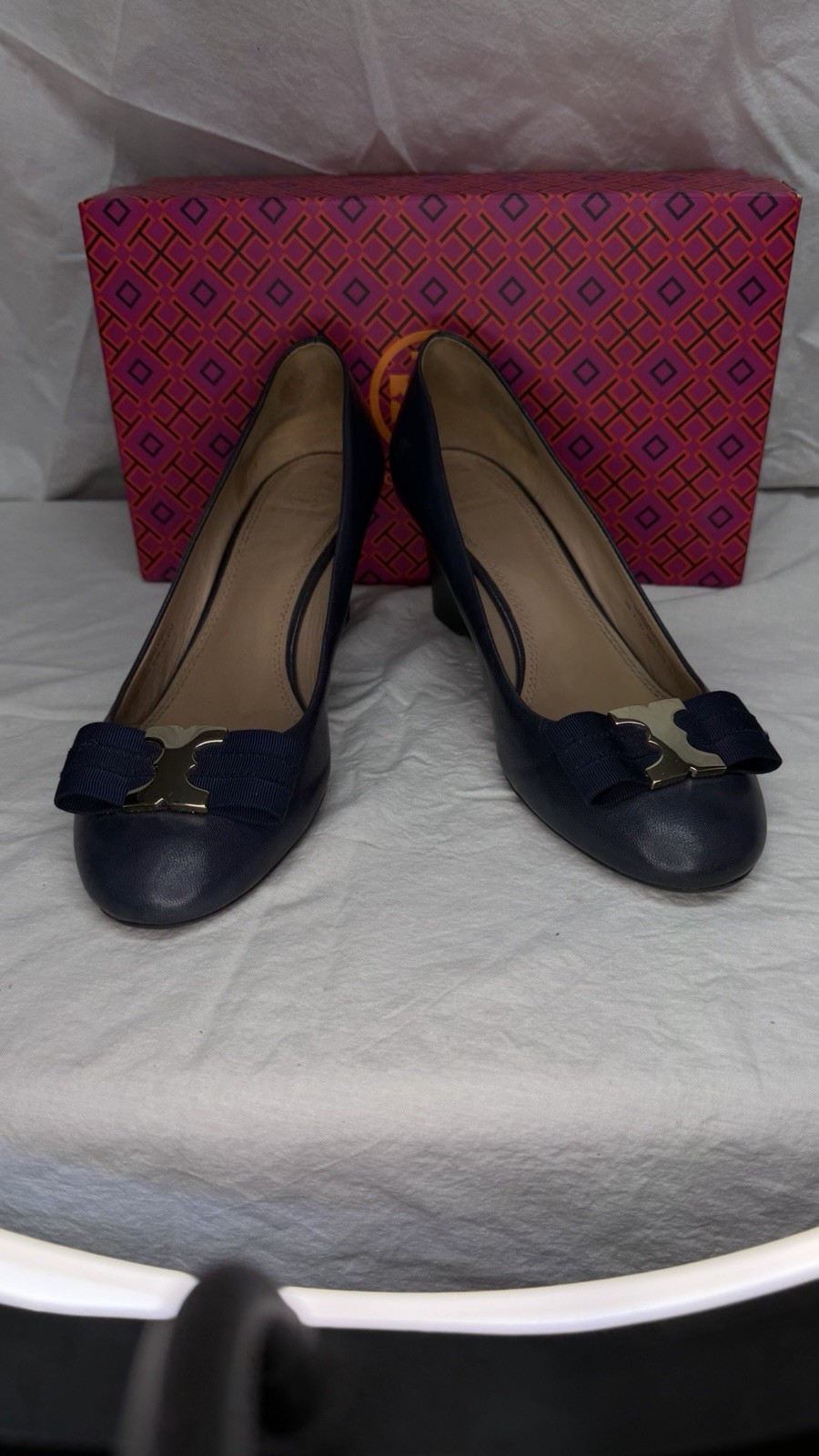 Tory Burch Women’s Navy Blue Leather Wedge Pumps Bow Logo Shoes Size 8.5