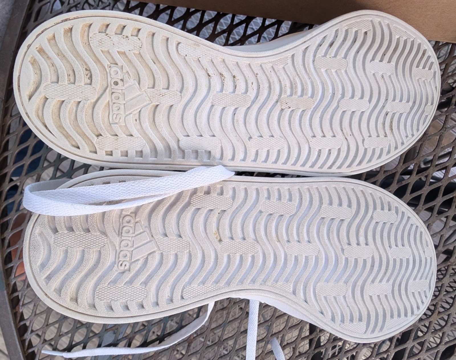 Adidas Court 3.0 White/Gray Leather Low Top Athletic Sneaker women’s SIZE 7.5
