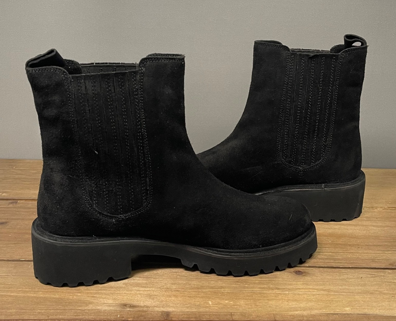 Seychelles Women’s Cashew Water Resistant Ankle Boots Size 7.5 Black Suede Lug