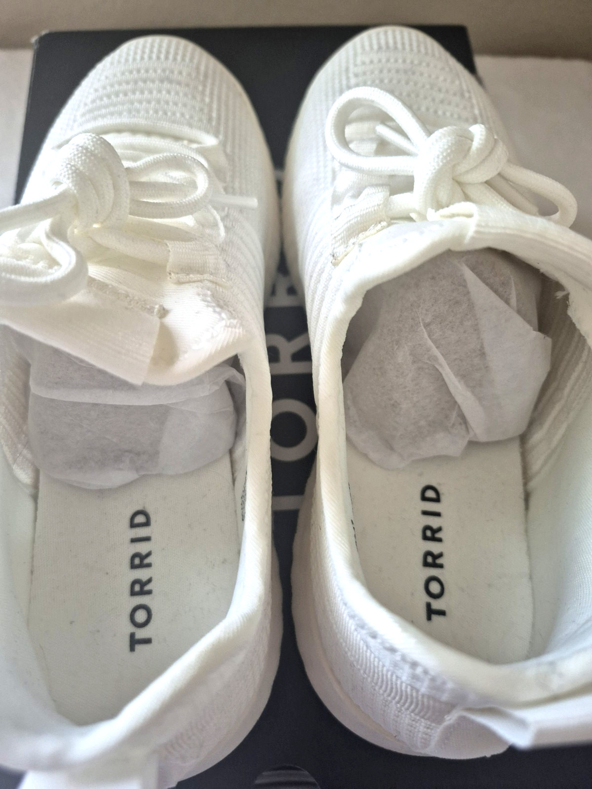 Torrid F Bur Elastic Band Active Sneaker 7.5 Wide White New w/box