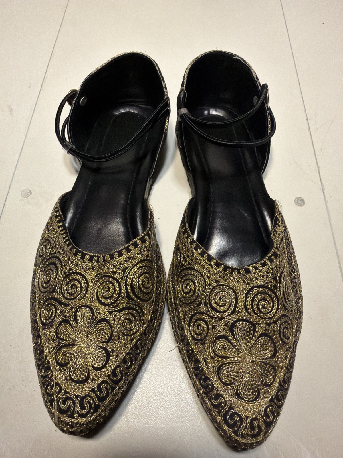 “Handmade Punjabi Jutti Women Black Gold Embroidered Khussa Bridal Flats Mojari”