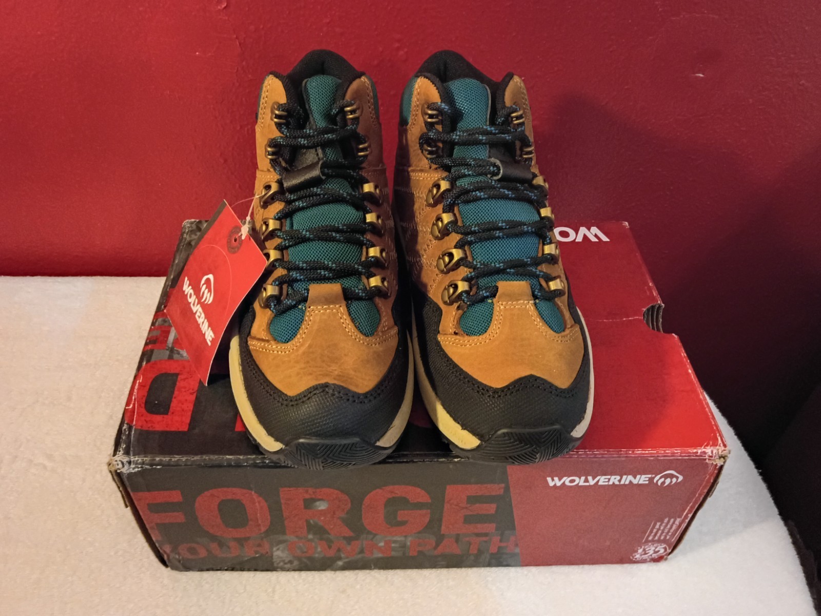 Women’s Wolverine Luton Mid Hiker Waterproof Skid Resistant Hiker Boot 6 M