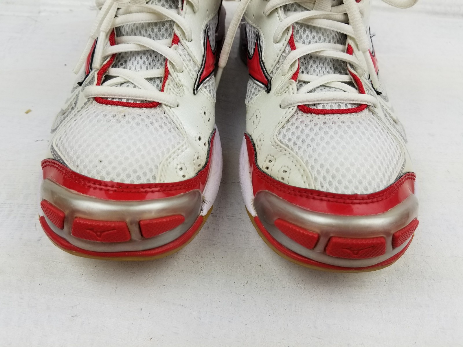 Mizuno Wave Bolt 2 Women’s Running/Walking Althletic Shoes SZ 9.5