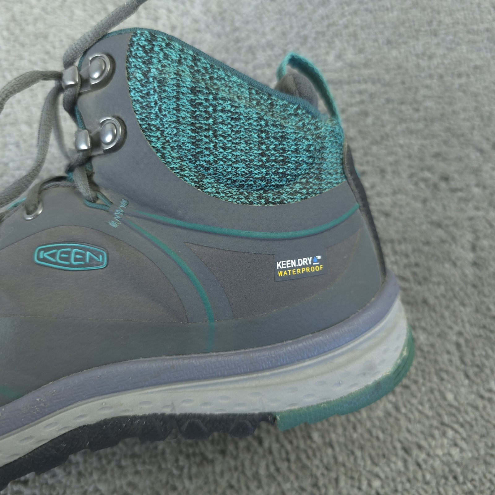 Keen TERRADORA Womens Size 7 Mid Hiking Boots Waterproof Trail Shoes Gray