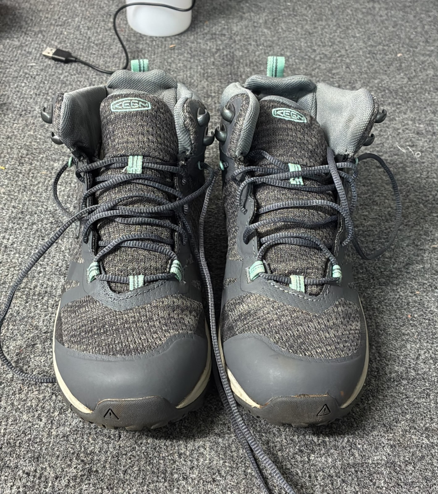 KEEN Women s Terradora 2 Waterproof Mid Height Hiking Boots. Size 6.5M. Color: M