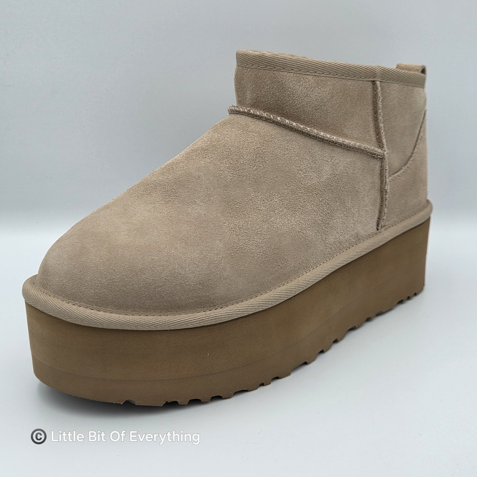 New UGG Women’s Classic Ultra Mini Platform Boot Sand Bootie 1135092 – Size 10