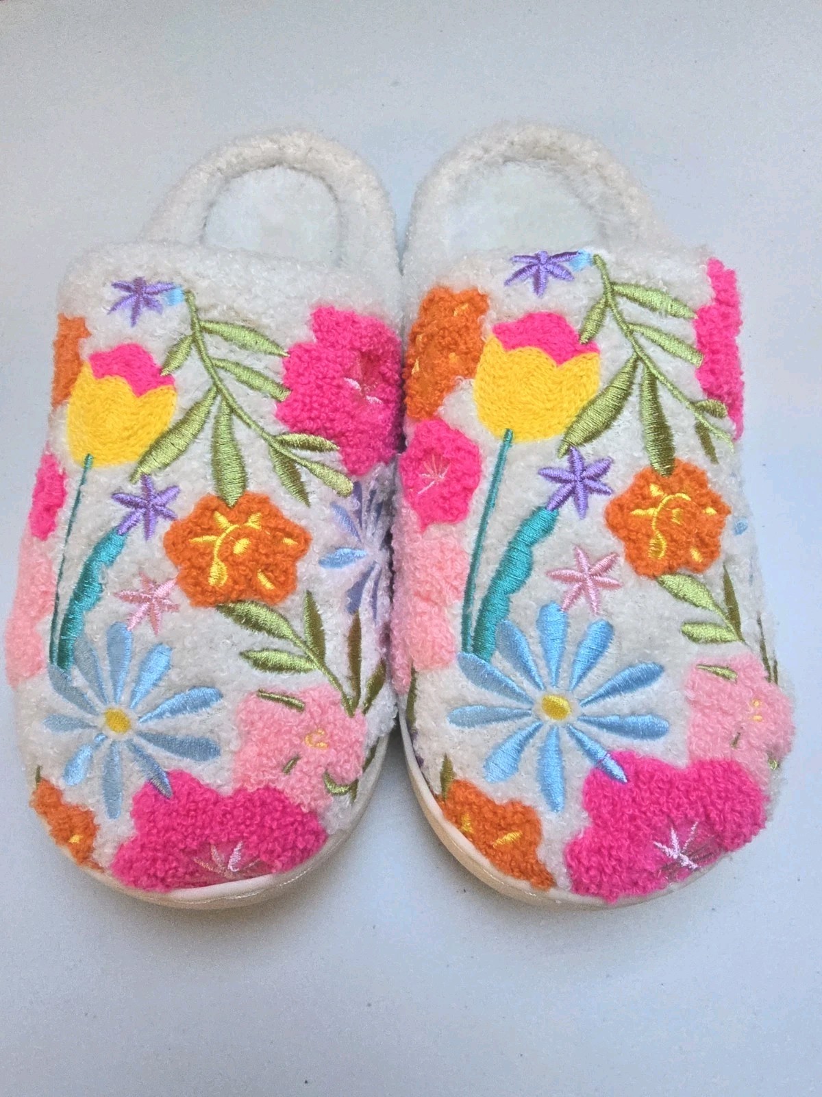 Flowers in Bloom Indoor/Outdoor Cozy Slippers Unisex M/L 9-12 Living Royal