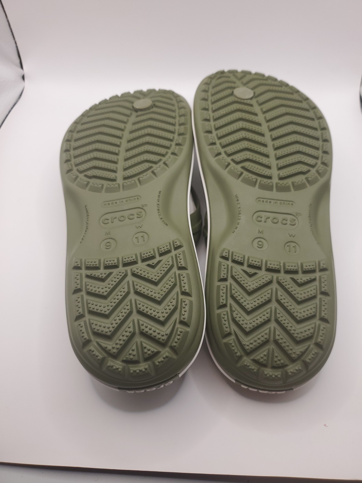 Crocs Crocband Olive Army Green Unisex Flip Flops Men’s Size 9 Women’s 11 NWT