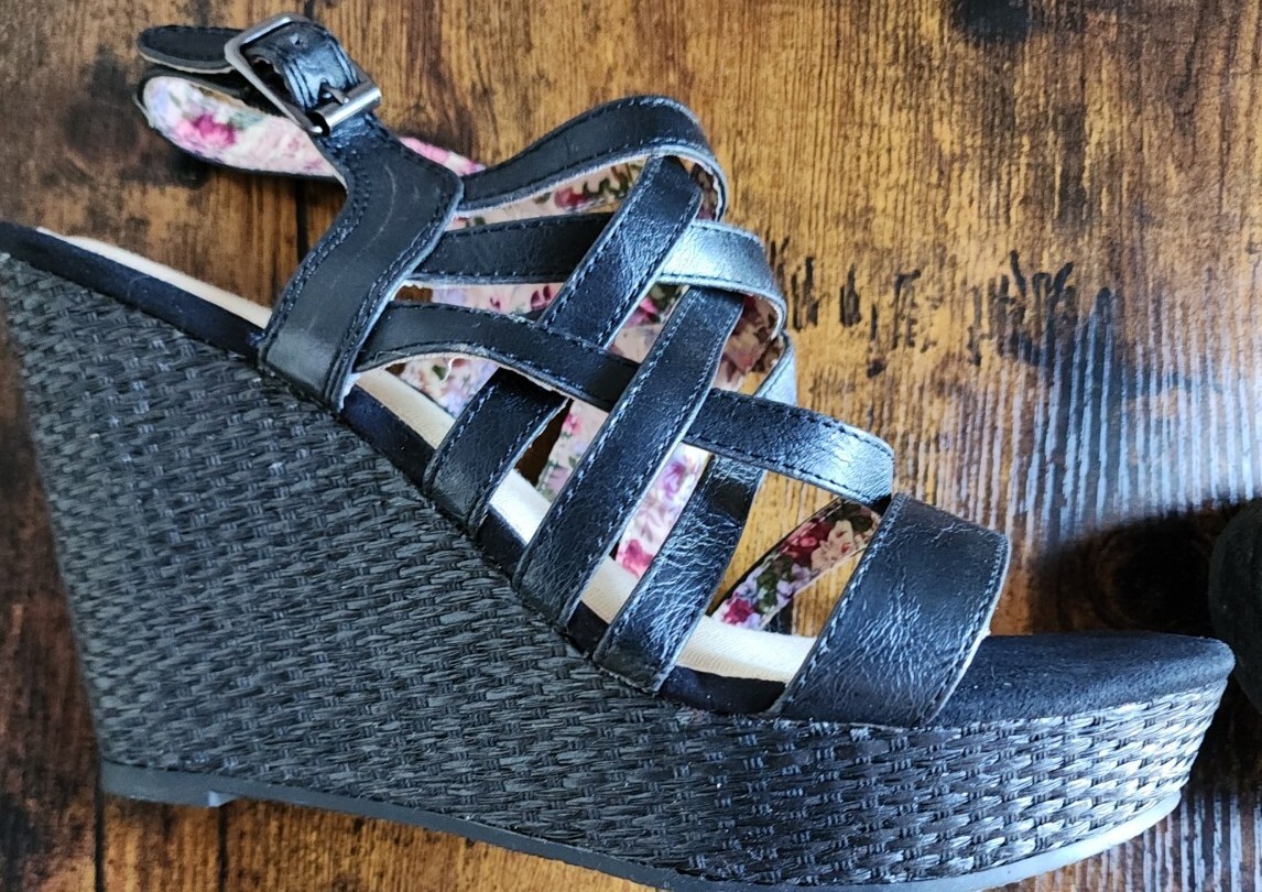 MELROSE AVE ~ Ladies’ Size 8 1/2 ~ HERMOSA ~ 4.25″ Wedge Sandal ~ 1.75″ Platform