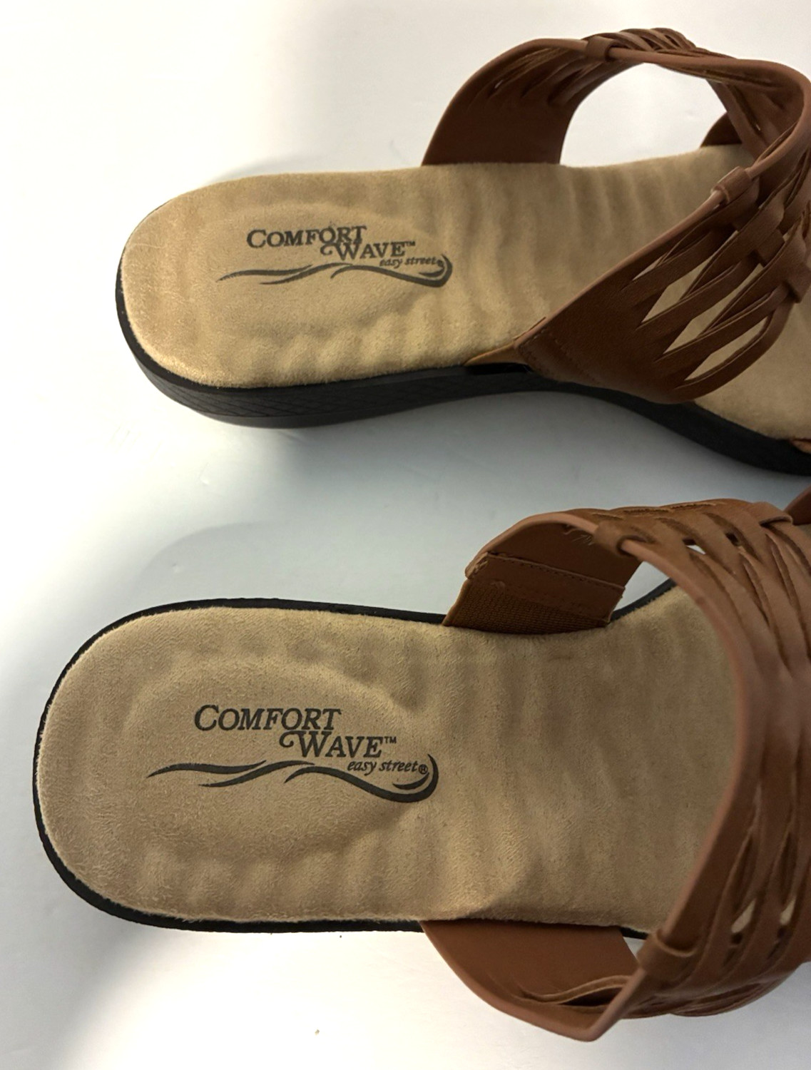 NEW Easy Street Comfort Wave Women’s 7W Agata Strap Slide Sandals Caramel Color