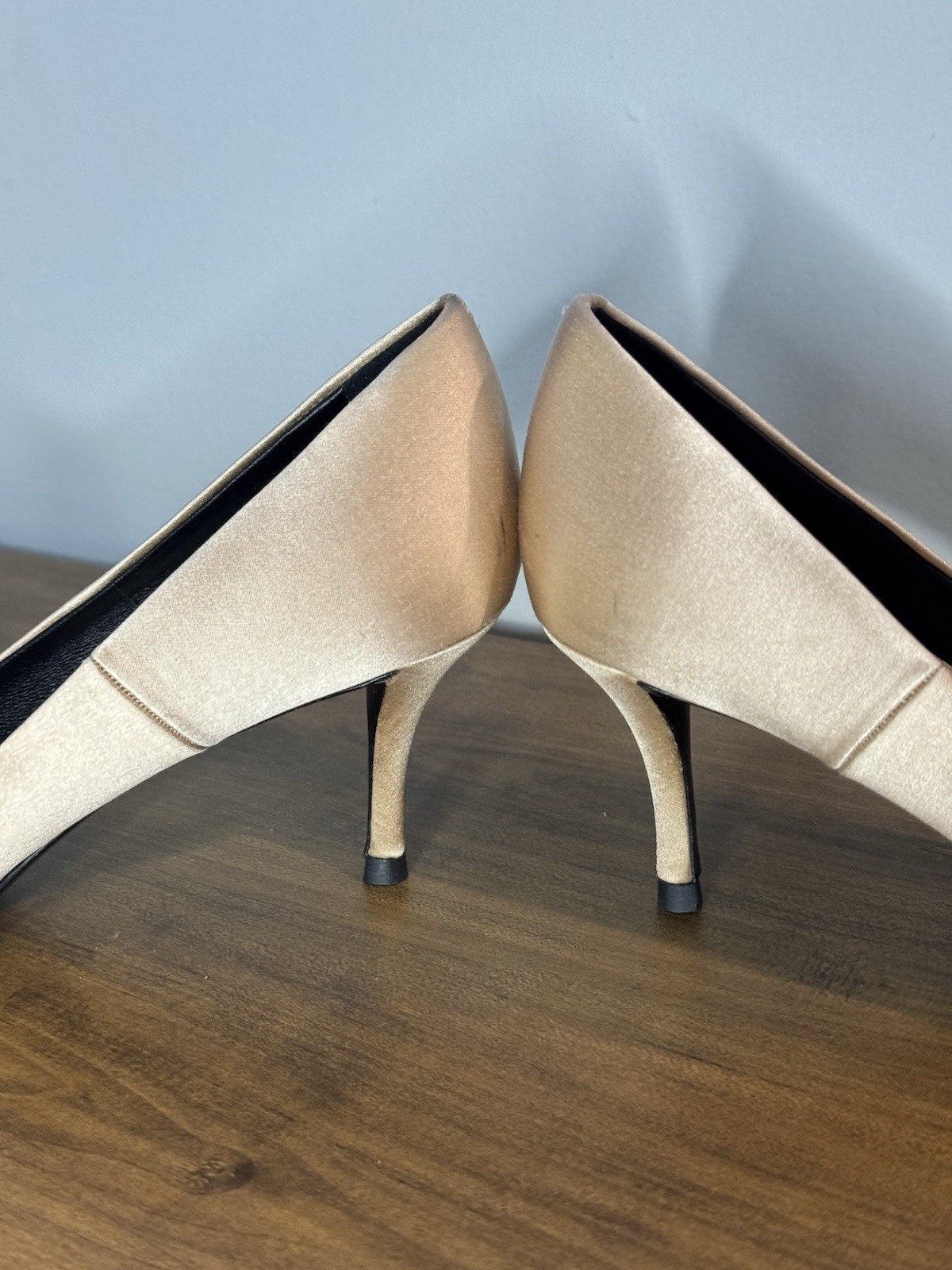 Roger VIvier Efflorescence Pumps 37 Pink Satin Heels With Crystal Buckle