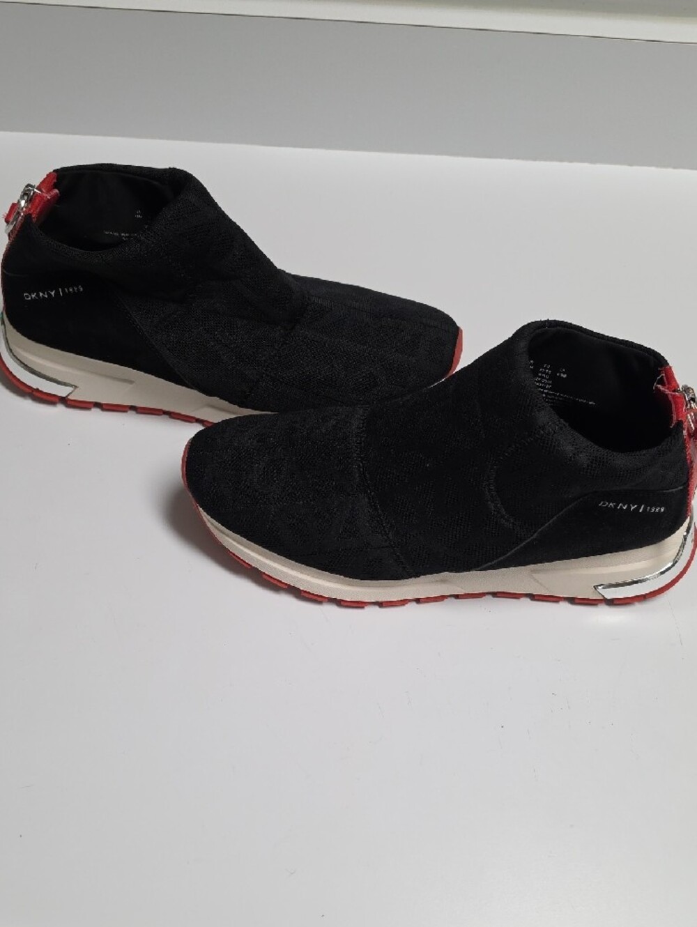 DKNY Mylo Knit Sock Slip-On Sneakers – Black/Red Zipper Accent – Size 11