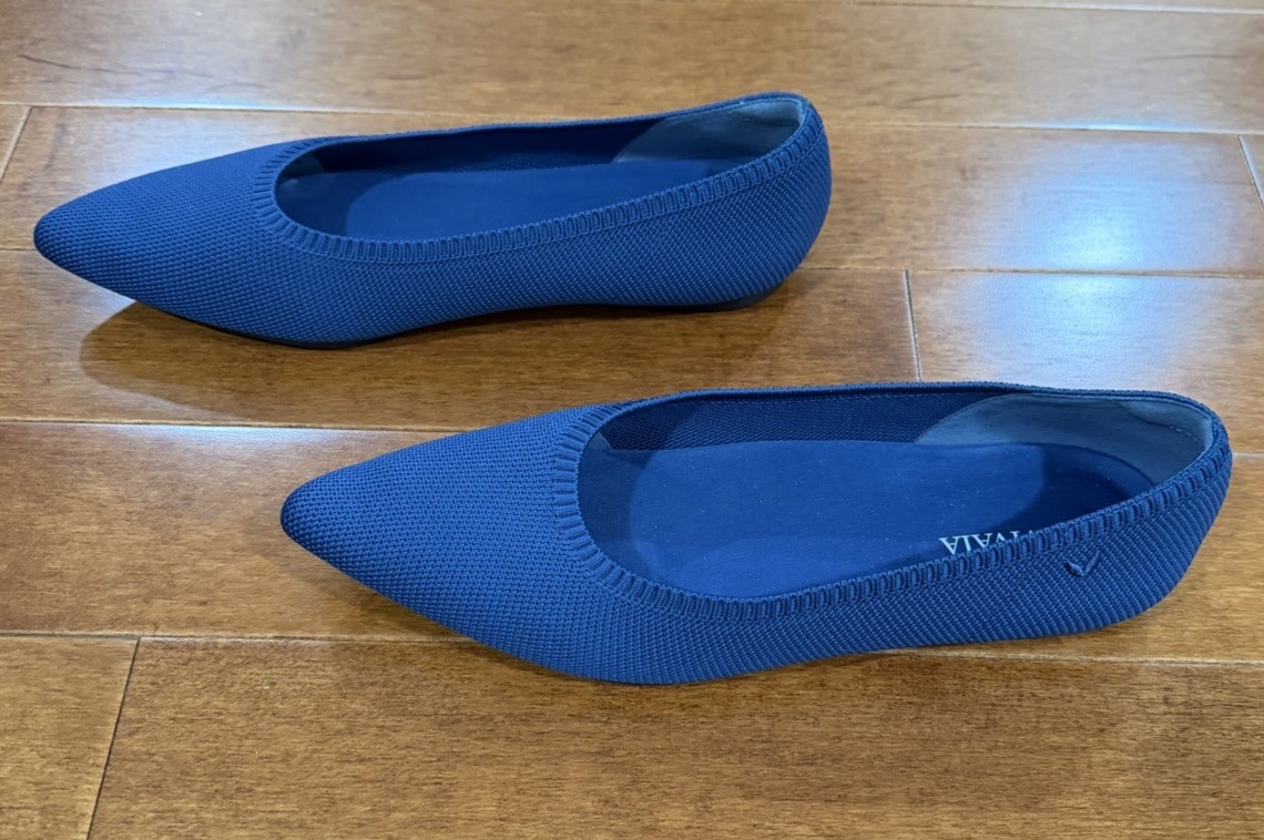 Vivaia Aria 5° Navy Slip On Pointed Toe Ballet Flats Shoes Sz. 41 (9.5)