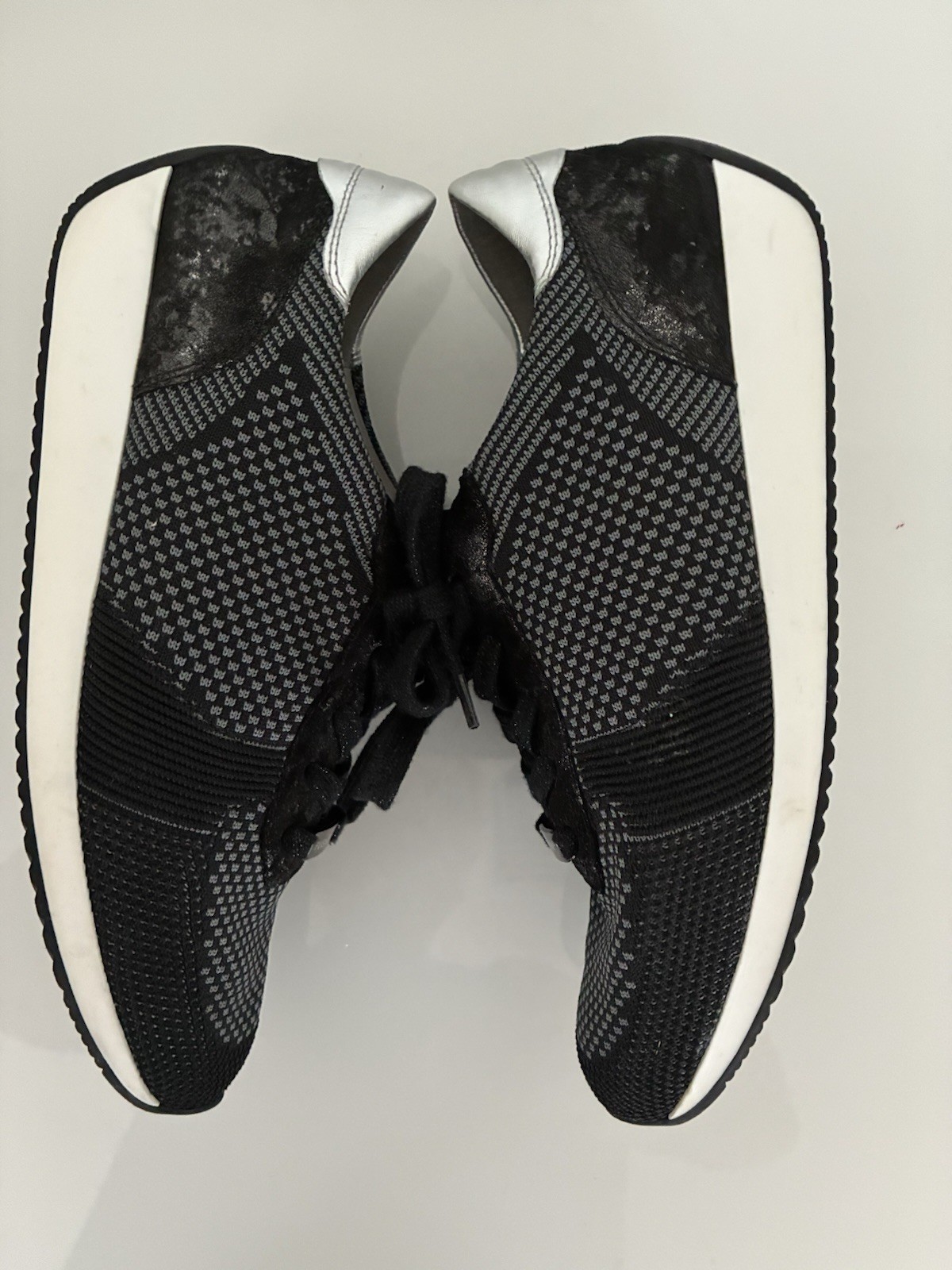 ARA Womans Fusion 4 Sneakers Size 7.5 Black Woven Fabric/Leather Lilly Dynergy