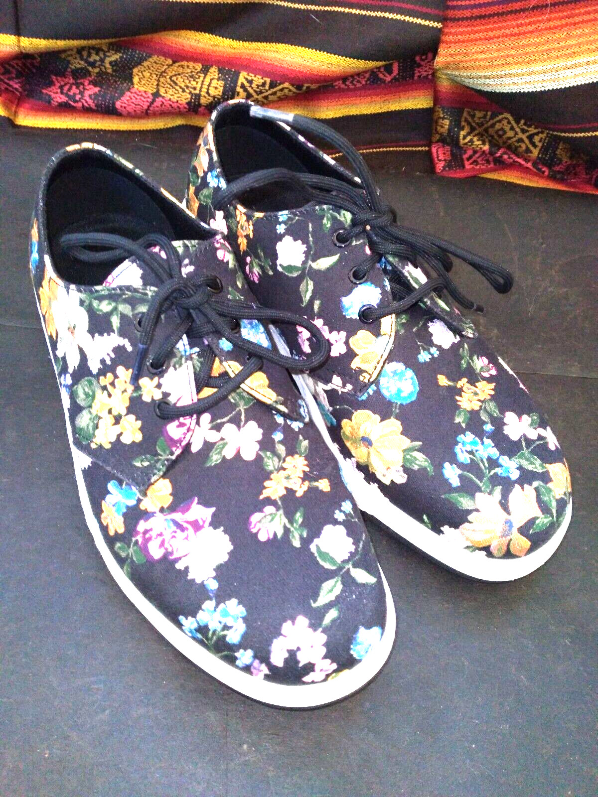 Dr. Martens Womens Darcy Floral Cavendish 3 Eye Canvas Sneakers Size 7 Soft Wair