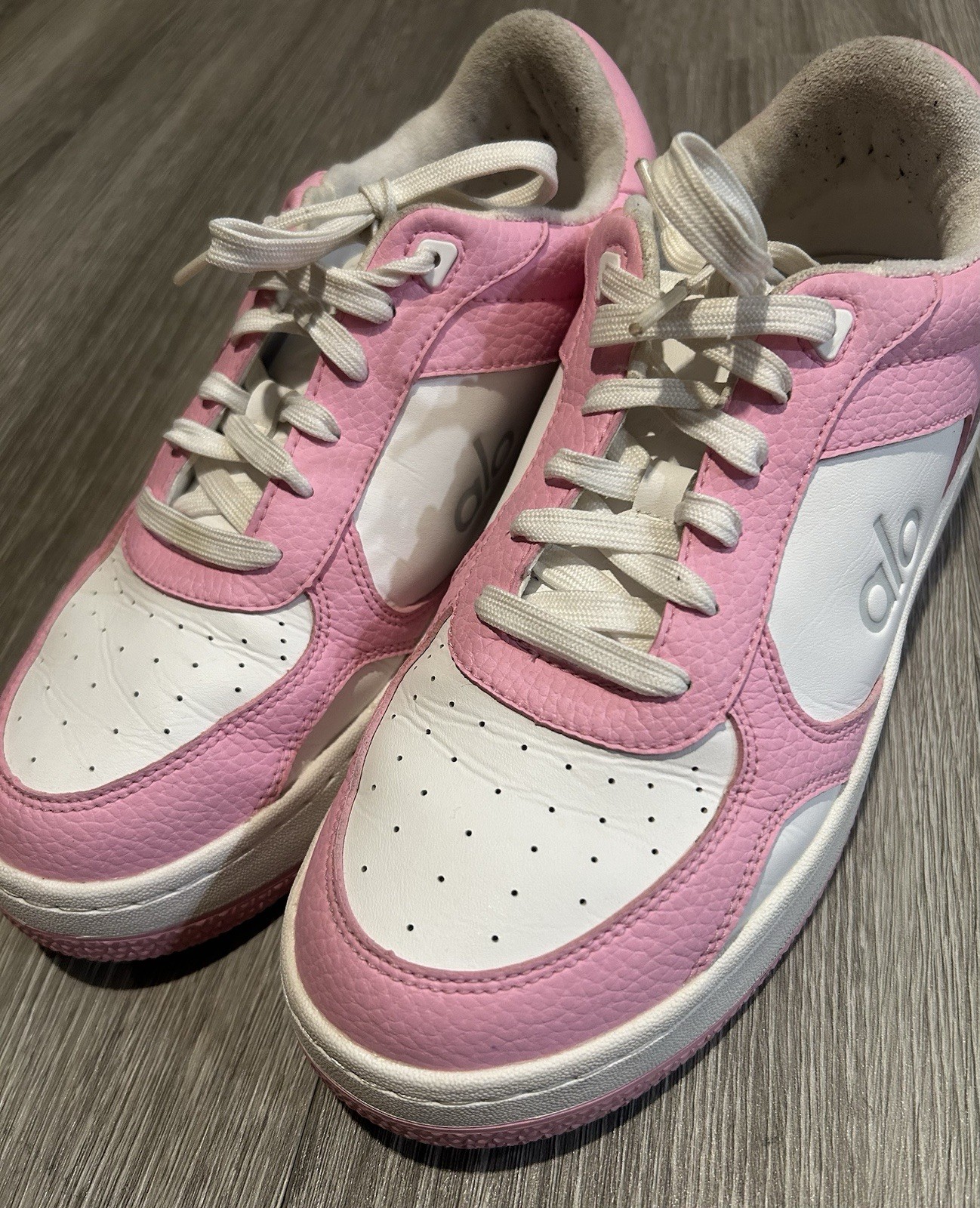 Alo Yoga Pink & White Recovery Mode Platform Sneakers Size 9 Women’s Cushion