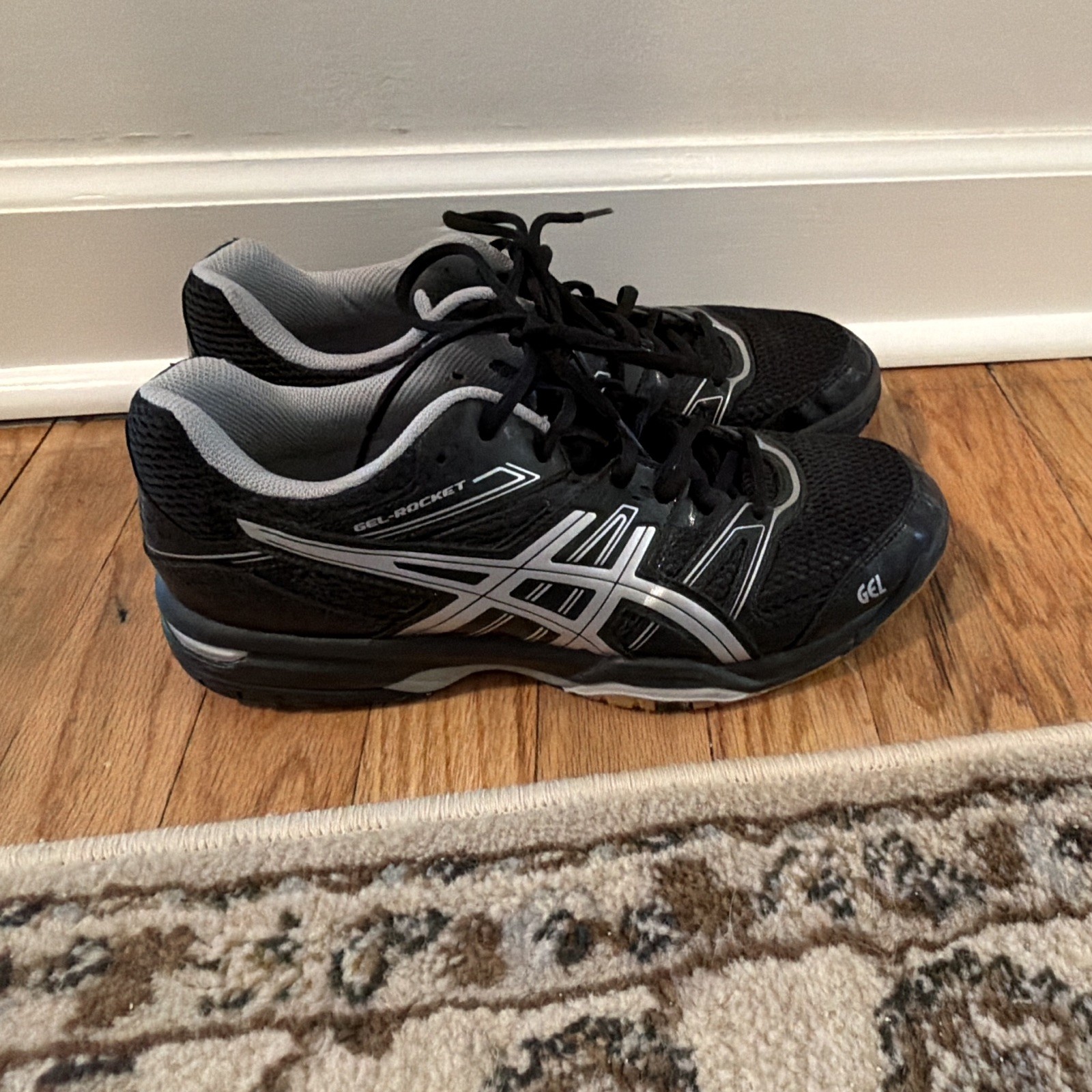 ASICS Gel-Rocket Women’s Lace-Up Low Top Volleyball Sneakers Black Silver Gray