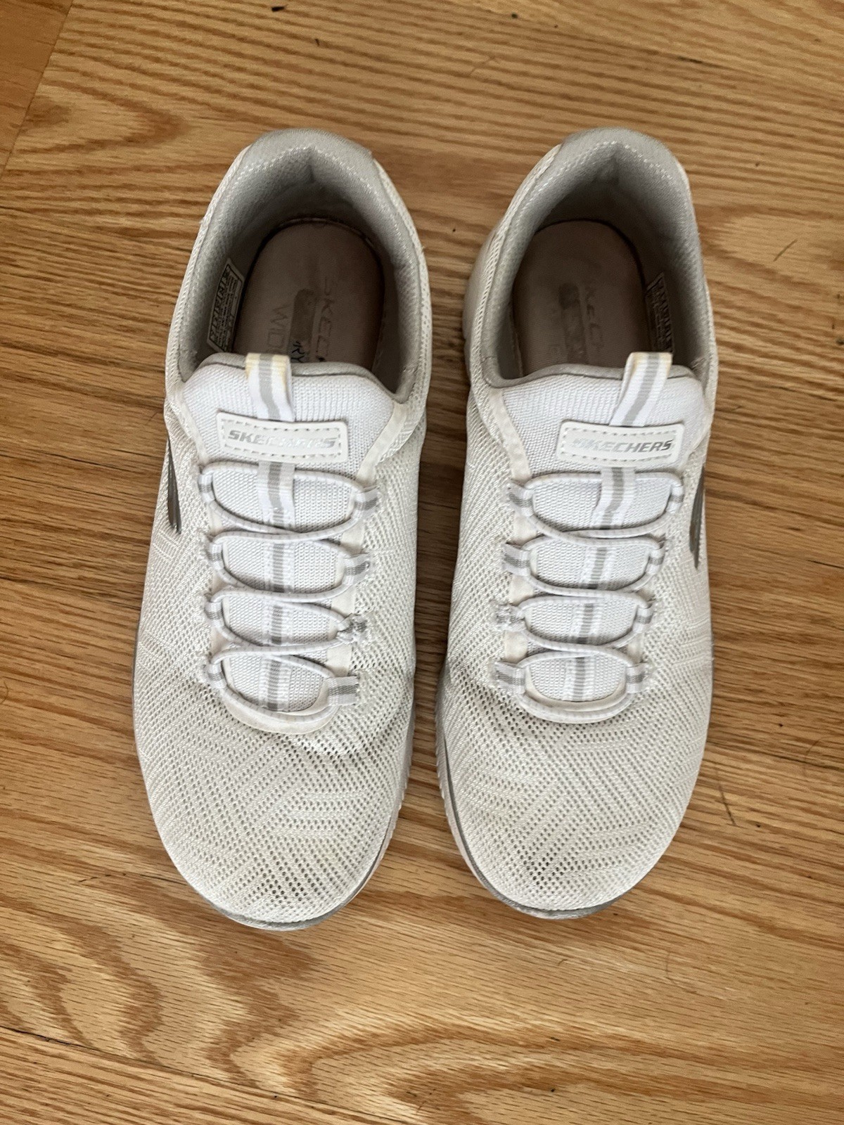 Skechers Summit Women’s Sneakers White Silver Size 7 Memory Foam